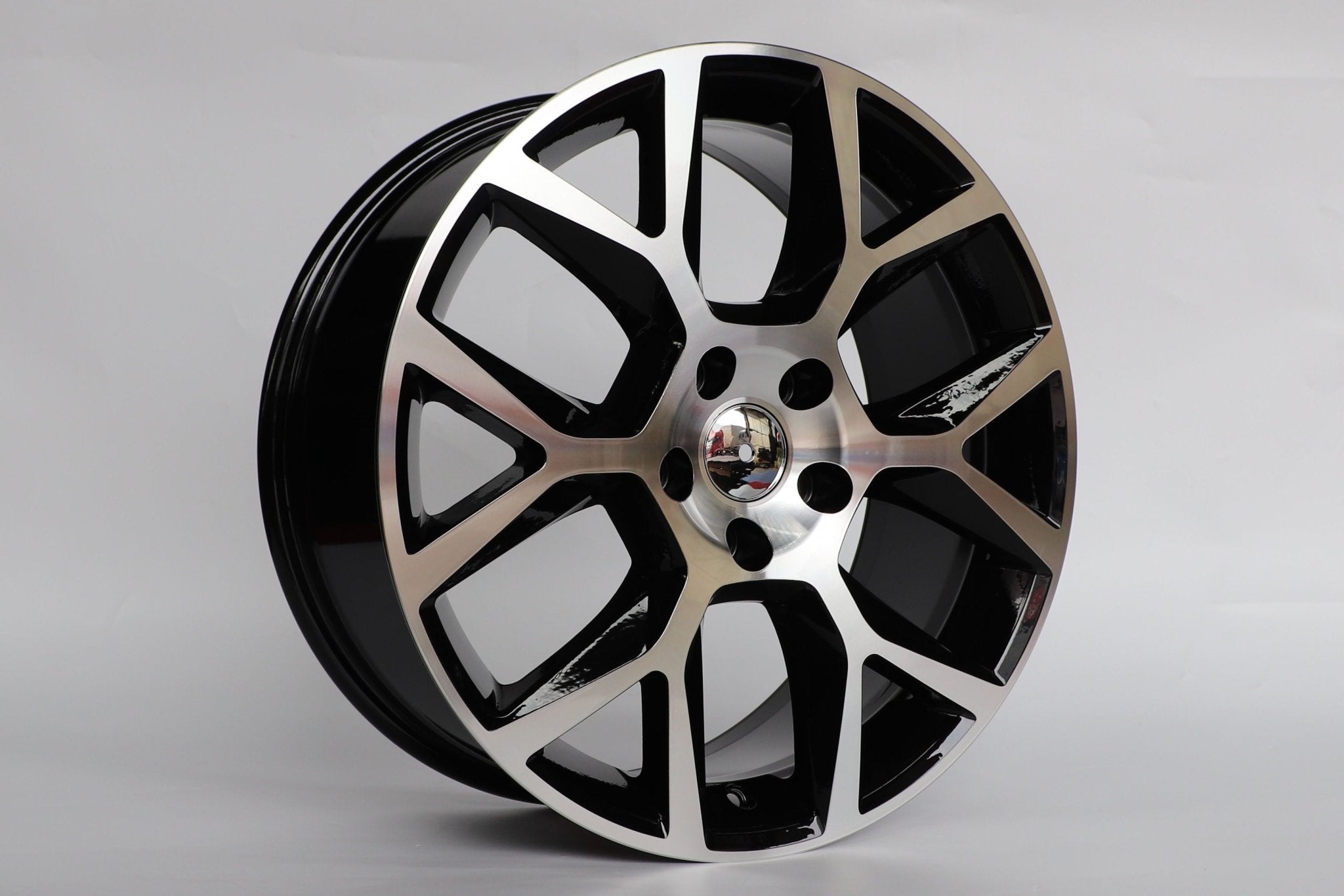 W640-Black Machine Face 18*7.5 ET45 5*112 CB57.1