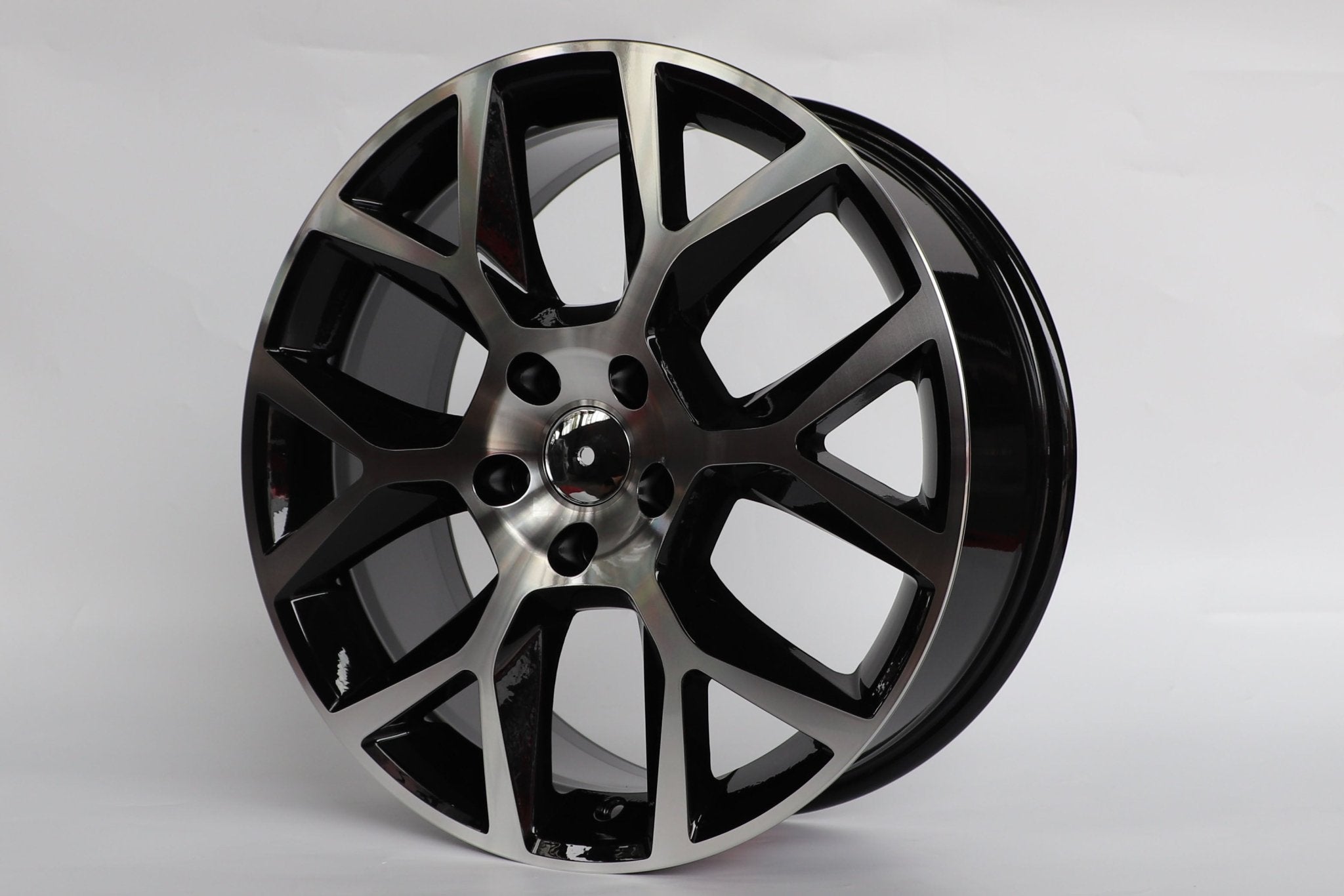 W640-Black Machine Face 18*7.5 ET45 5*112 CB57.1
