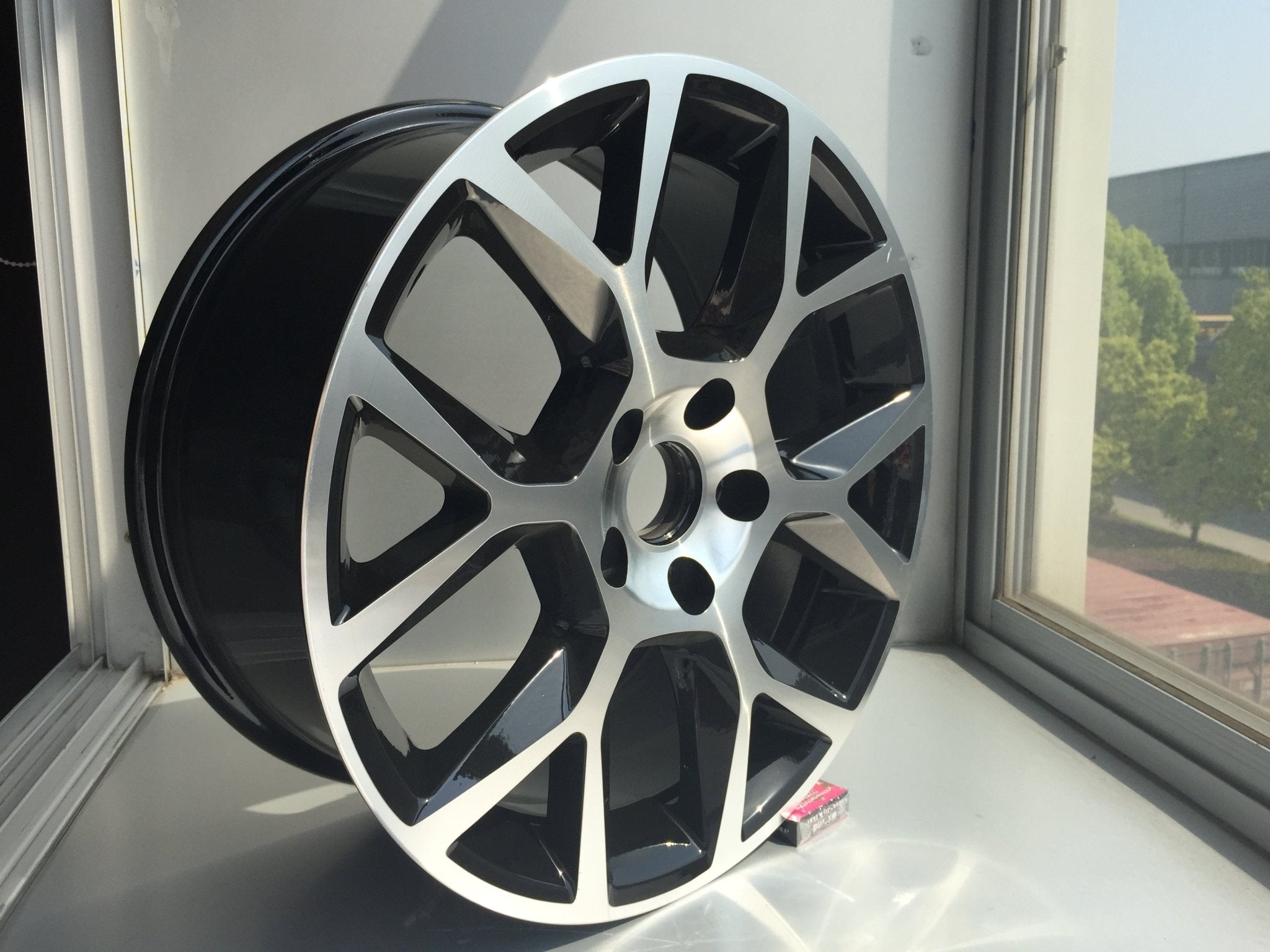 W640-Black Machine Face 18*7.5 ET45 5*112 CB57.1
