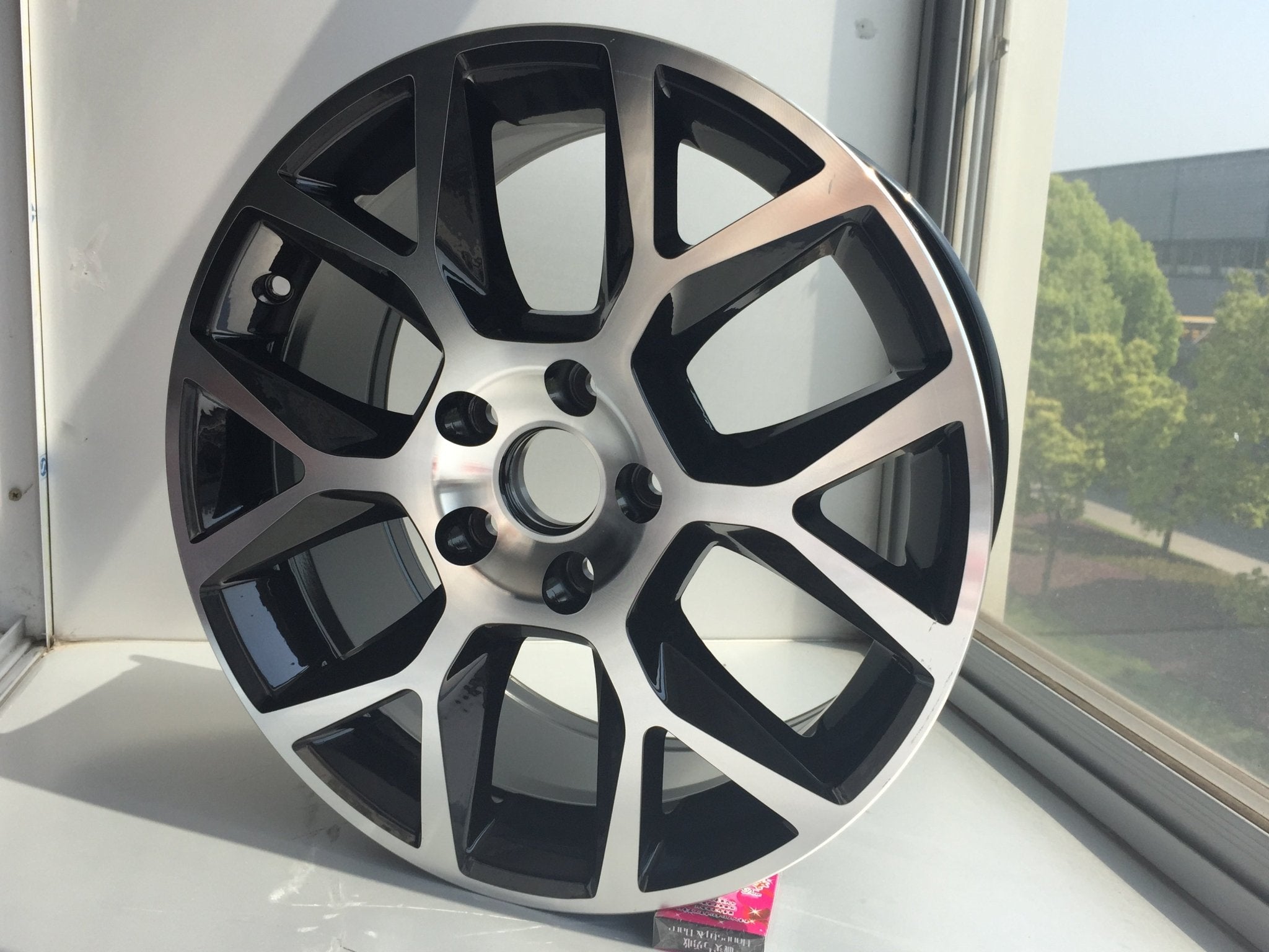 W640-Black Machine Face 18*7.5 ET45 5*112 CB57.1