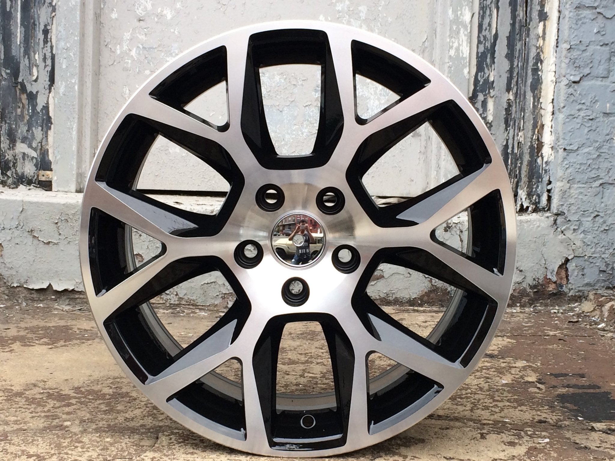 W640-Black Machine Face 18*7.5 ET45 5*112 CB57.1
