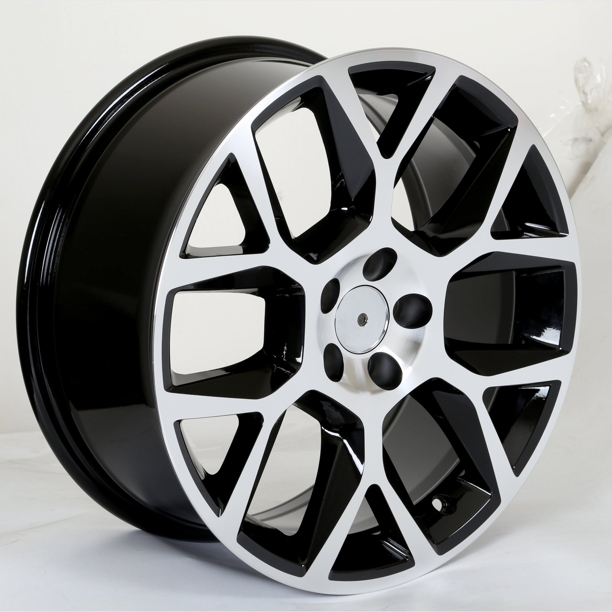 W640-Black Machine Face 18*7.5 ET45 5*112 CB57.1