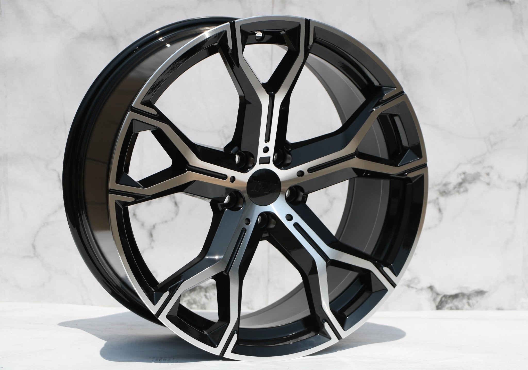 W702 D1538 Black Machined Face 22x10.5 ET40 5x120 CB74.1