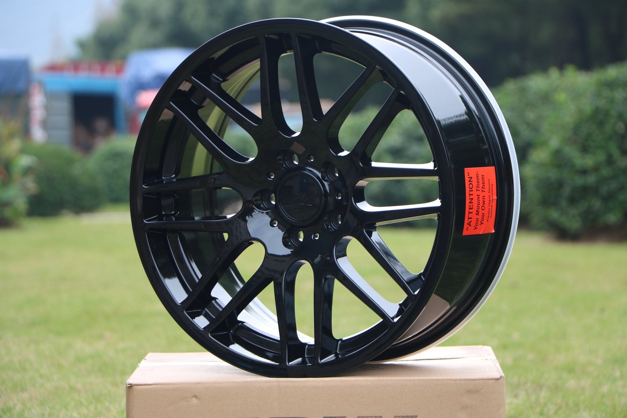 W703 Gloss Black 19*9.5 ET35 5*120 CB72.56