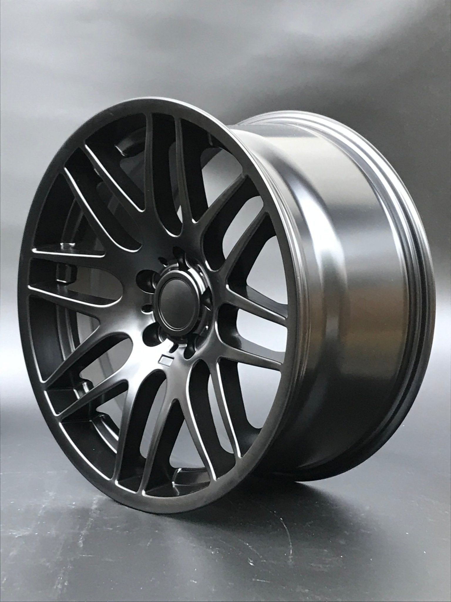 W703 Metilic 18*9.0 ET35 5*120 CB72.56