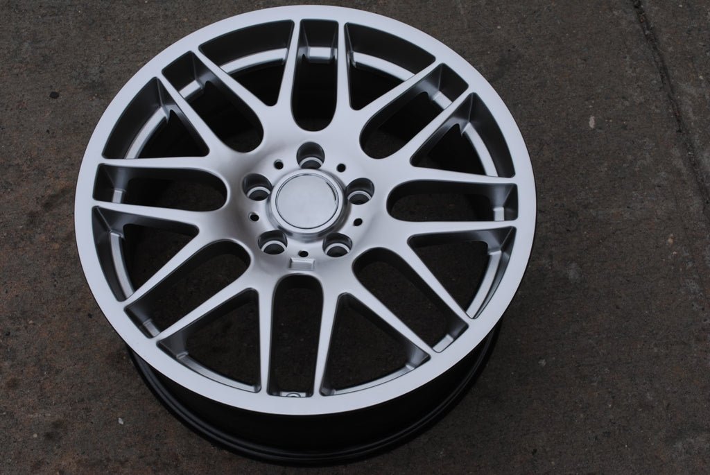 W703 Hyper Silver 19x9.5 ET35 5x120 CB72.56