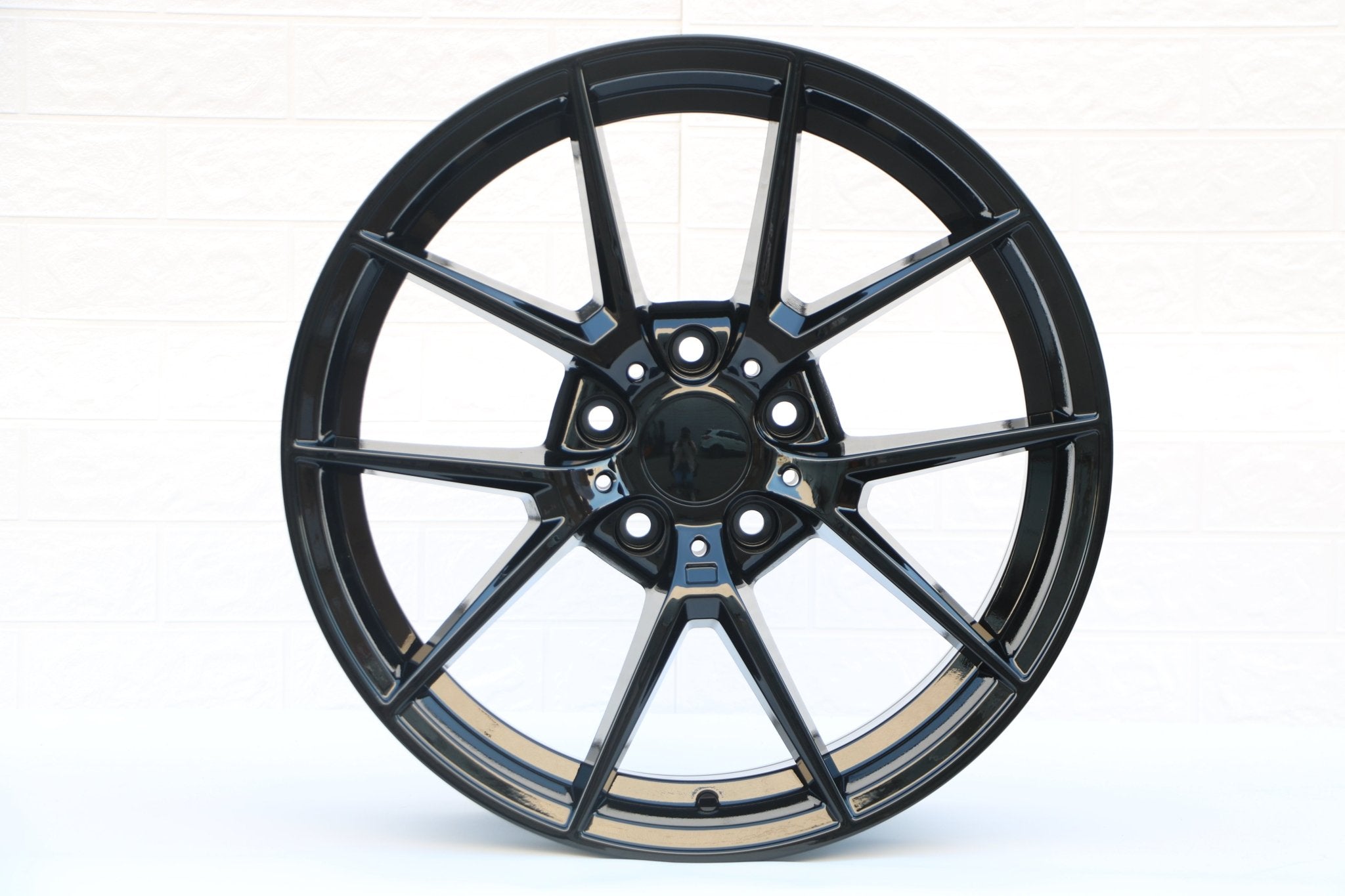 W705 1416 Gloss Black 19x8.5 ET35 5x120 CB72.6