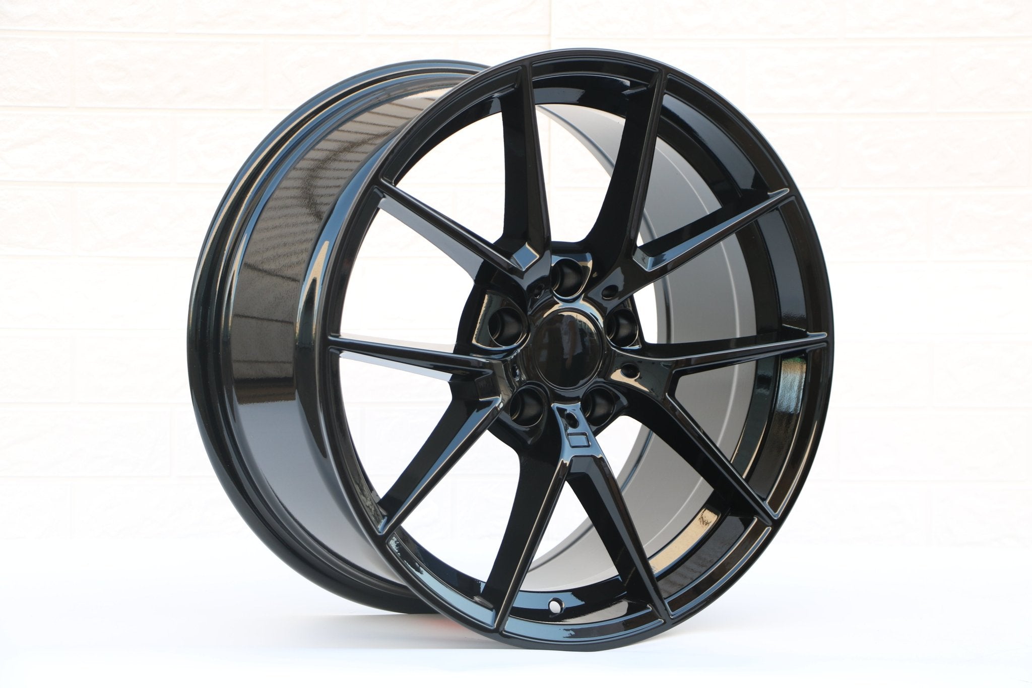 W705 1416 Gloss Black 19x9.5 ET35 5x120 CB72.6