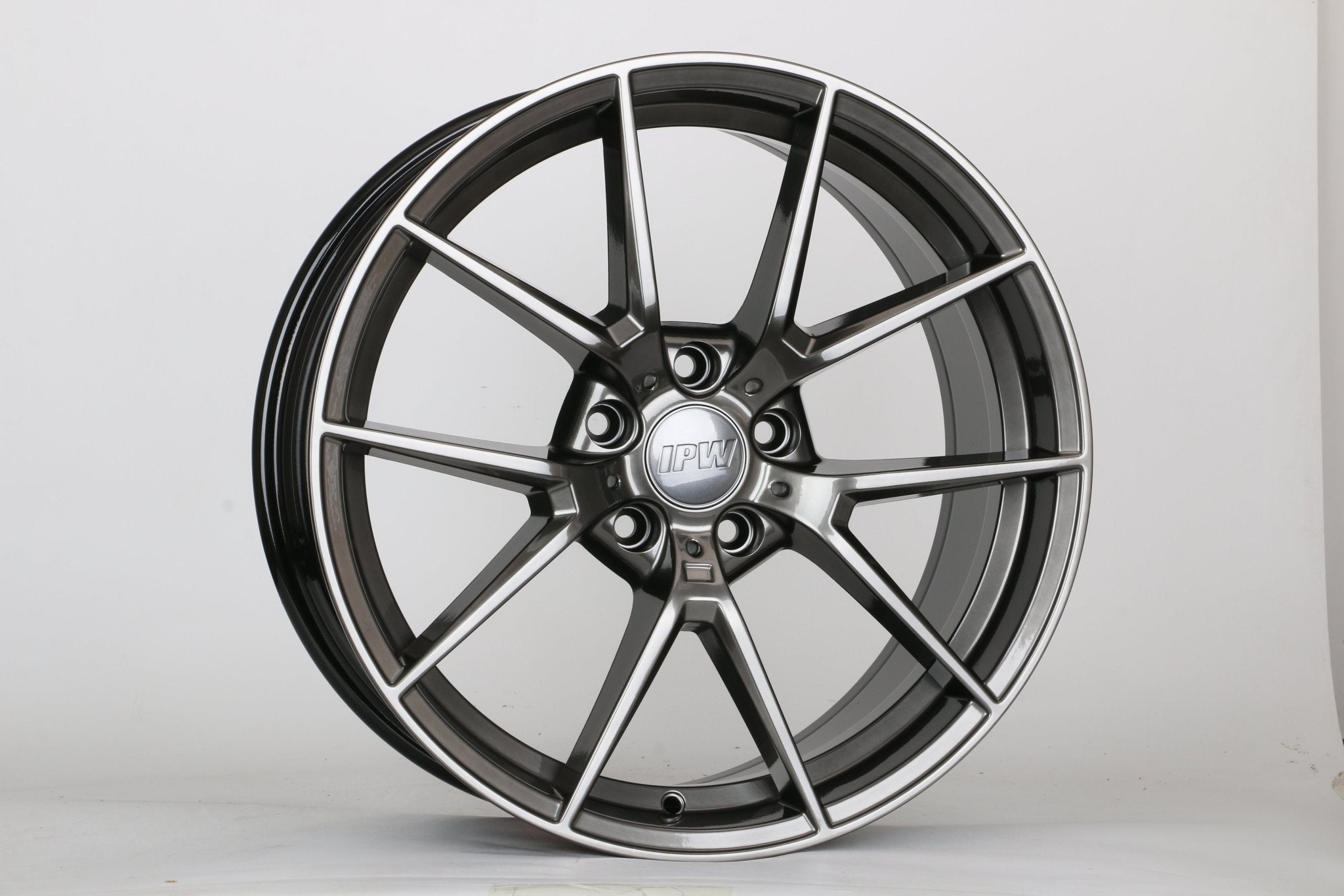 W705 Metalic 18x9.0 ET35 5x120 CB72.6