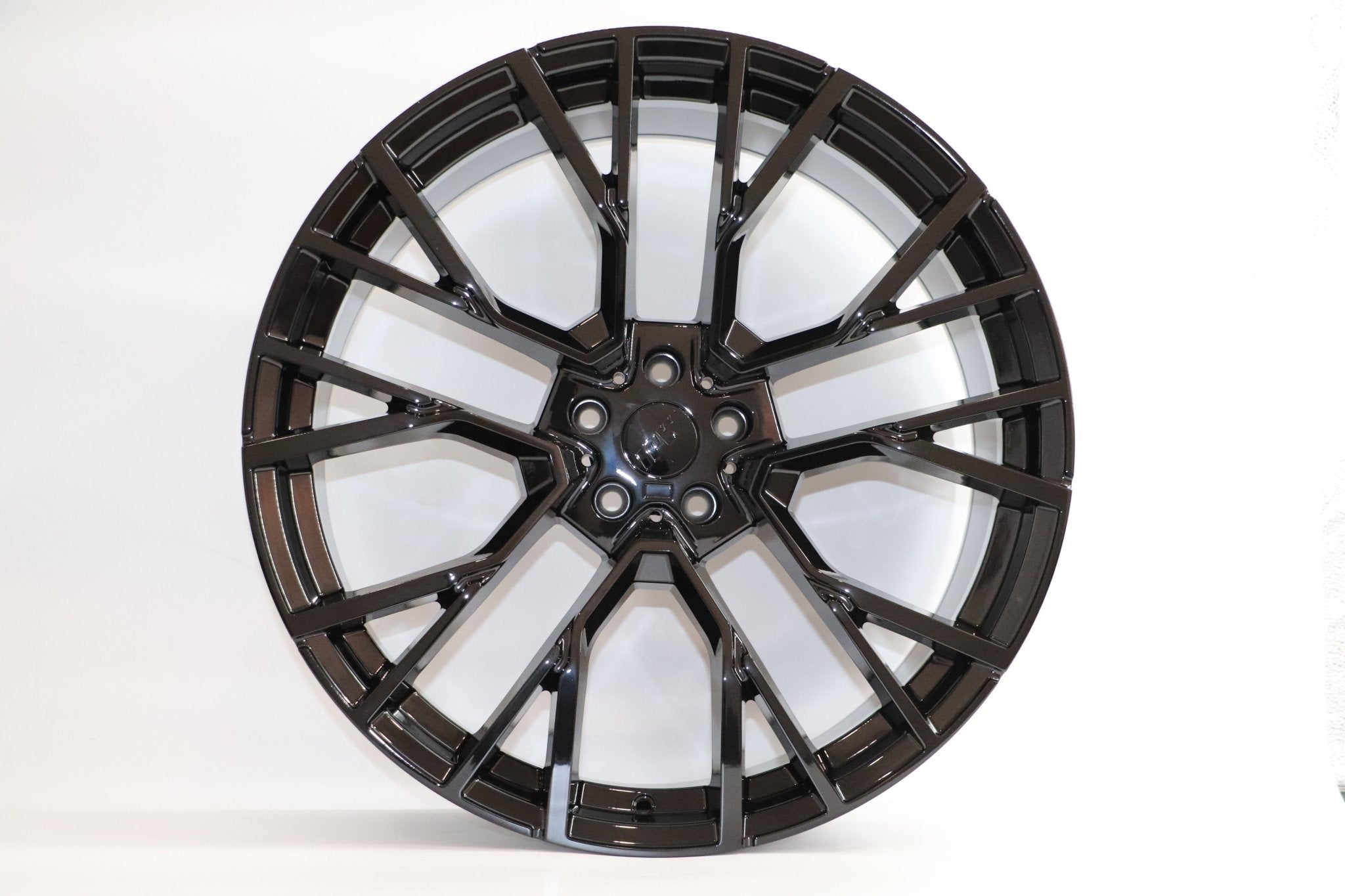 W706 F3019 Gloss Black 22x9.5 ET32 5x120 CB74.1