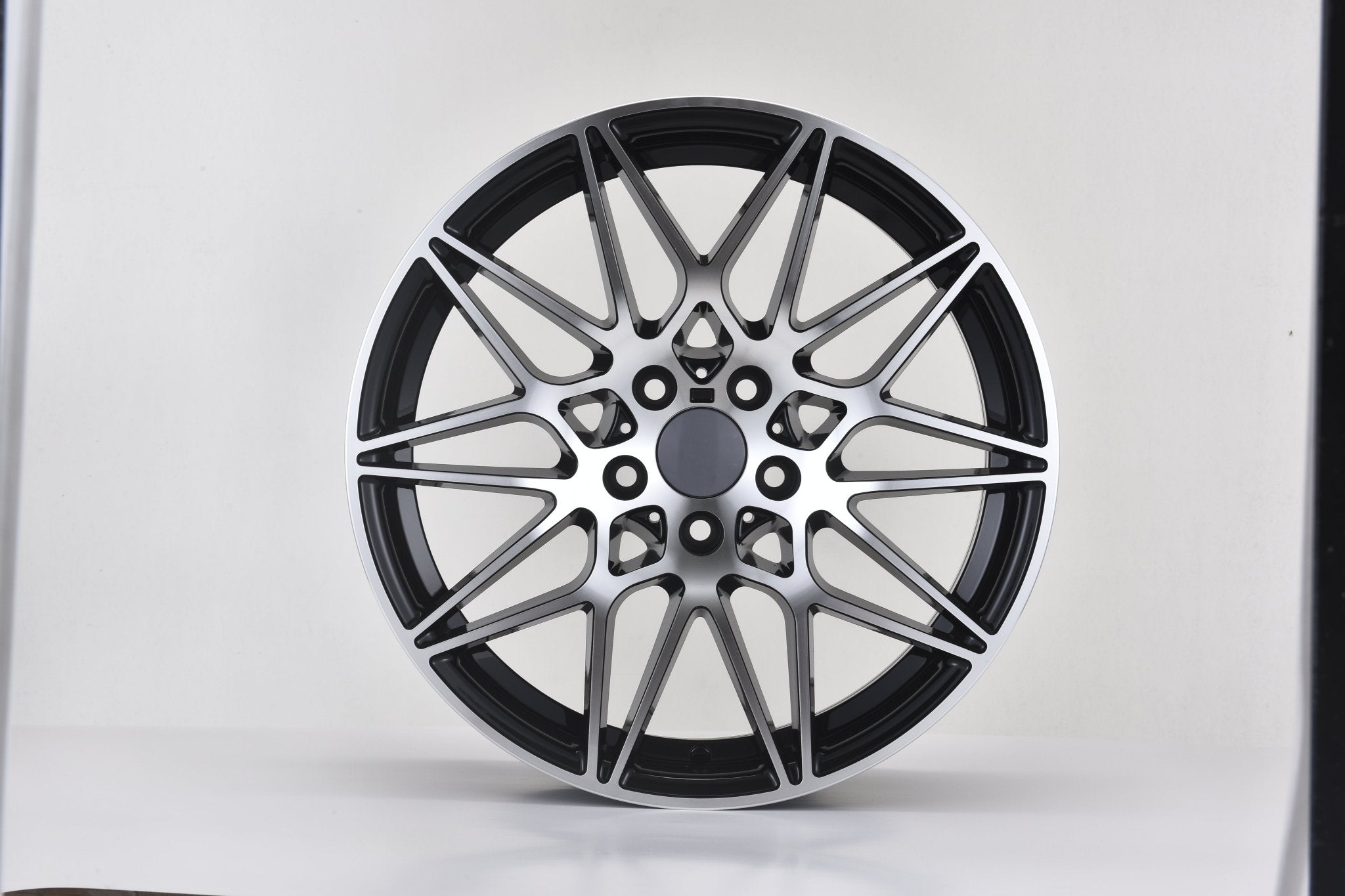 W709 1147 Black Machined Face 18x8.0 ET35 5x120 CB72.5