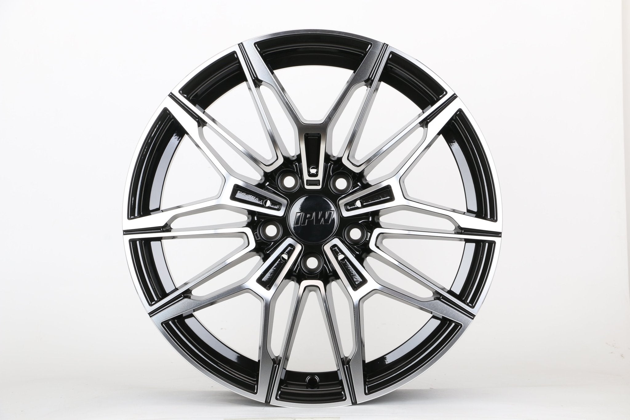 W714 D1677 Black Machined Face 18x8.0 ET25 5x112 CB66.6