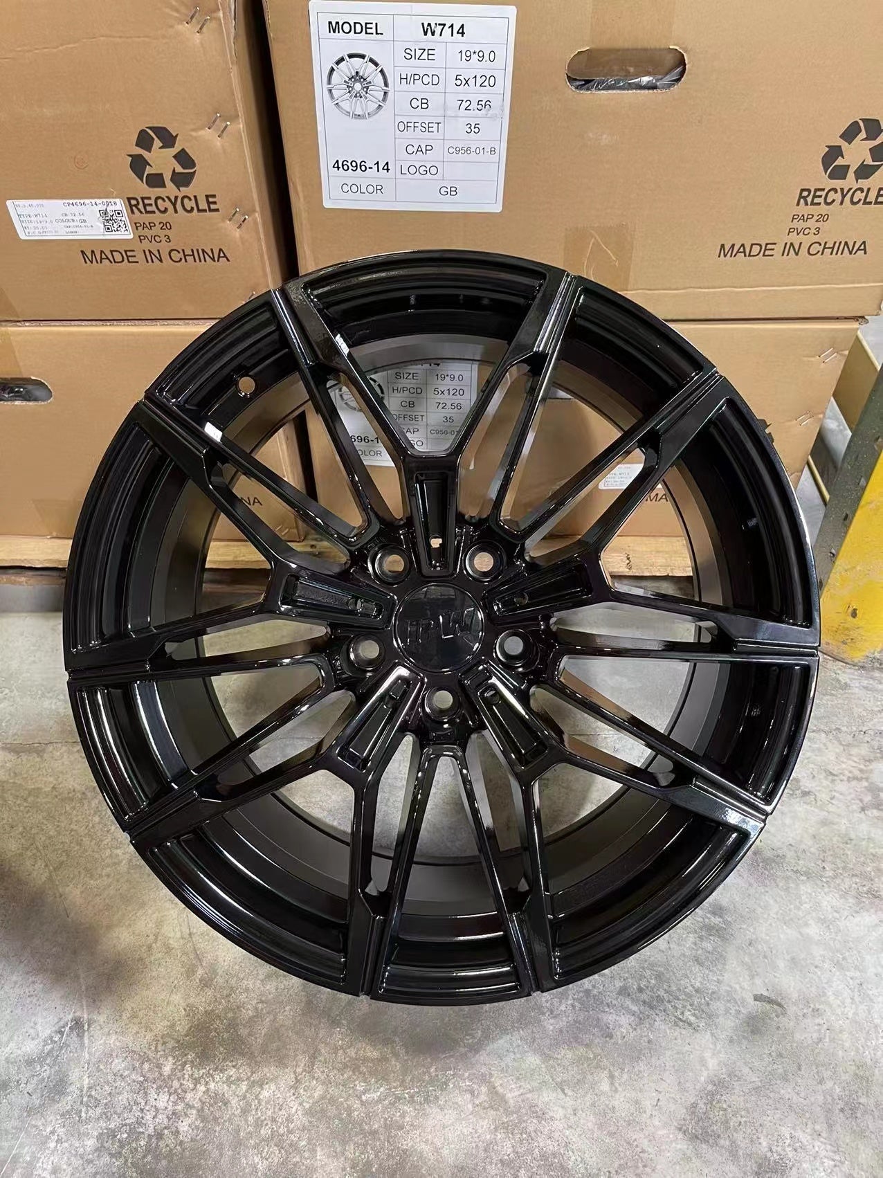 W714 D1677 Gloss Black 19x8.0 ET35 5x120 CB72.56
