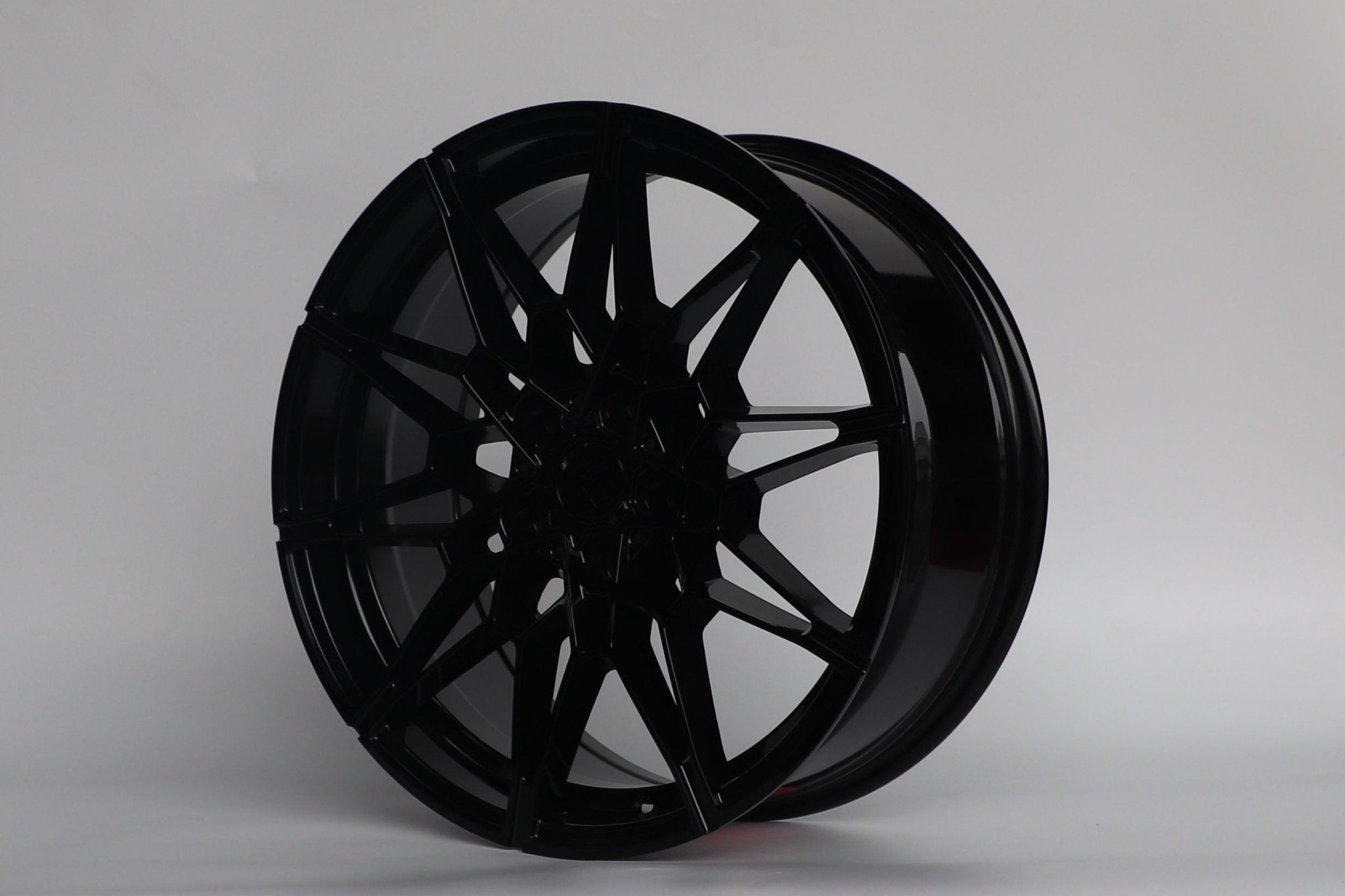 W718 D1674 Gloss Black 19x8.0 ET25 5x112 CB66.6