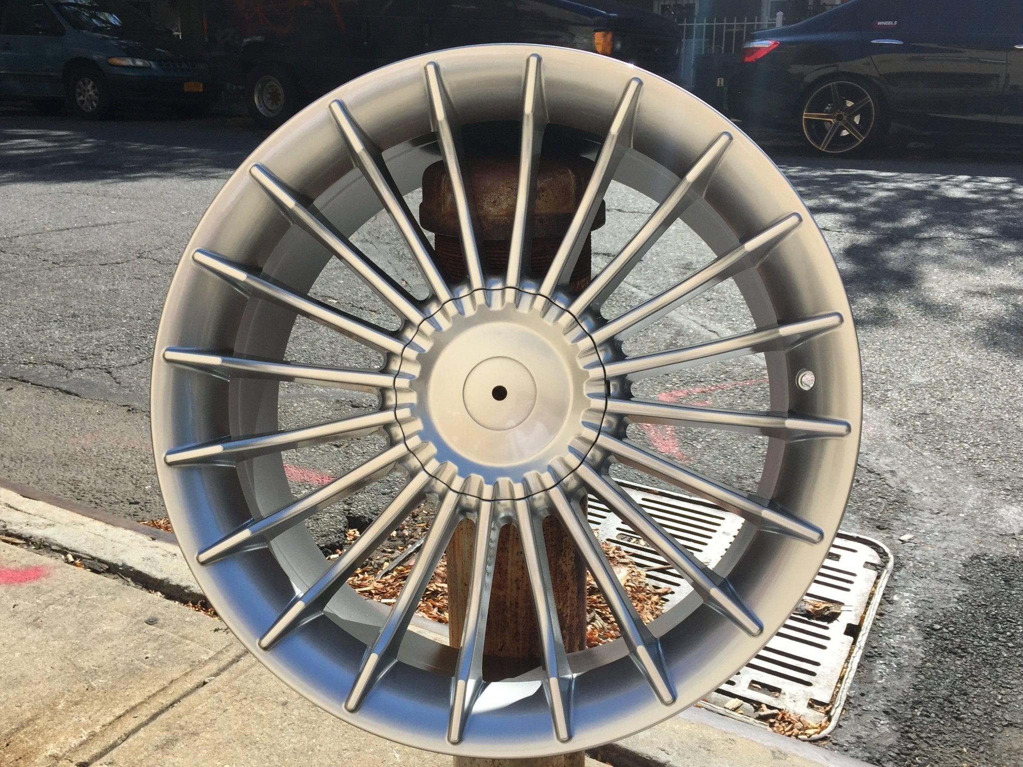 W724 Hyper Silver 20x9.5 ET20 CB72.6 5x112/120