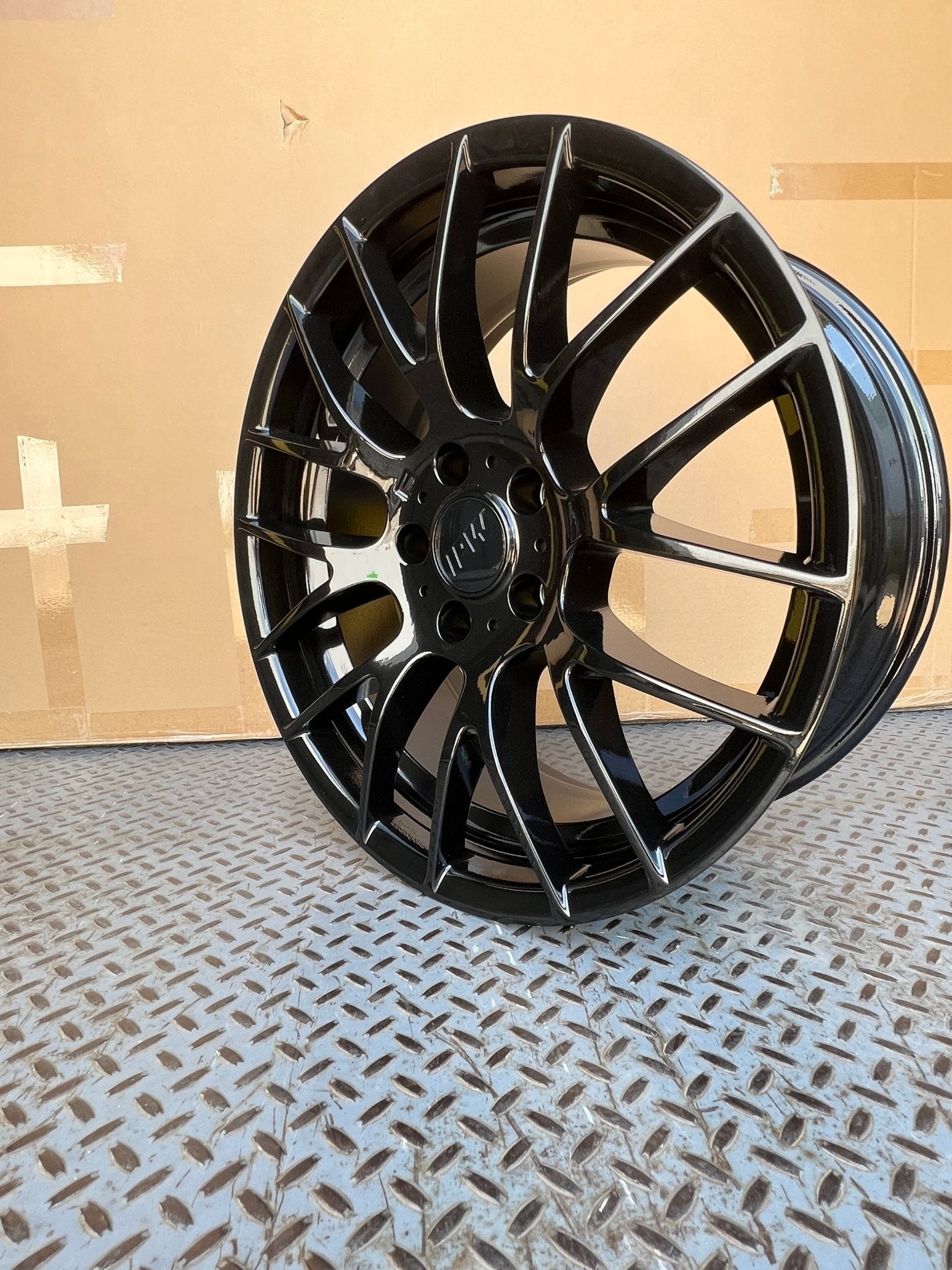 W725 956 Gloss Black 19x9.5 ET35 5x120 CB72.56
