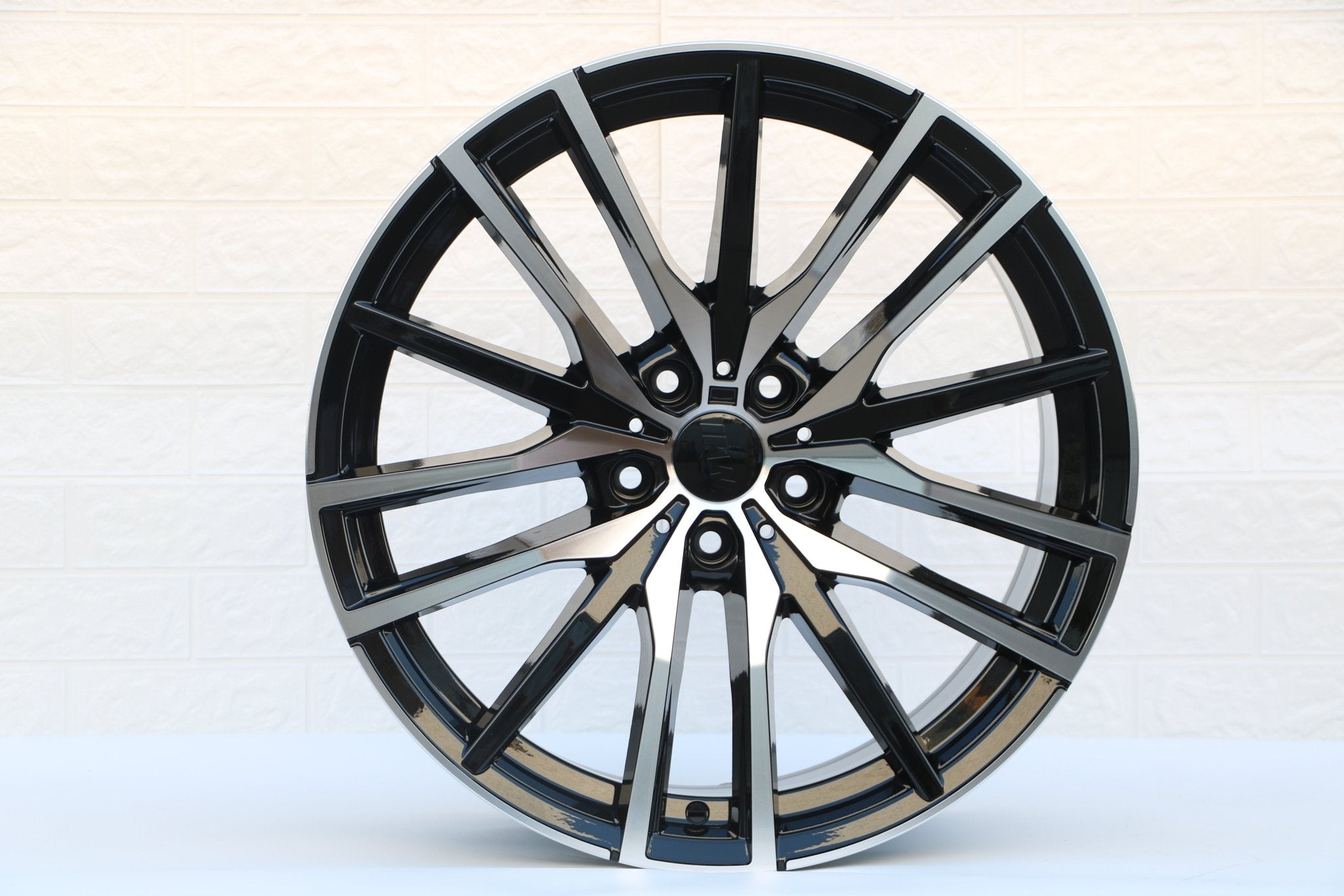 W726 D1473 Black Machined Face 20x10 ET40 CB74.1