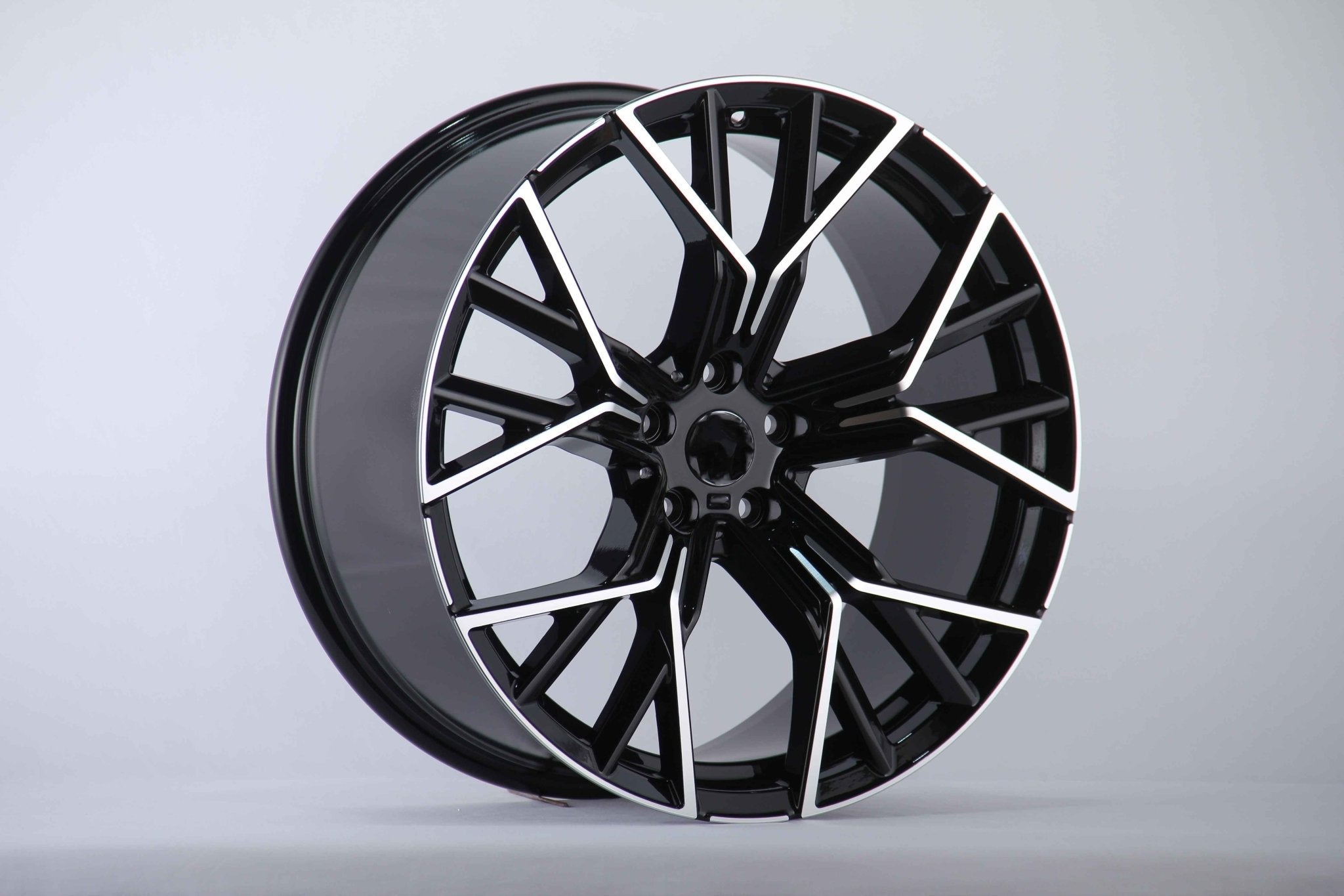 W727 777 Black Machined Face 19x8.0 ET35 5.x120 CB72.56