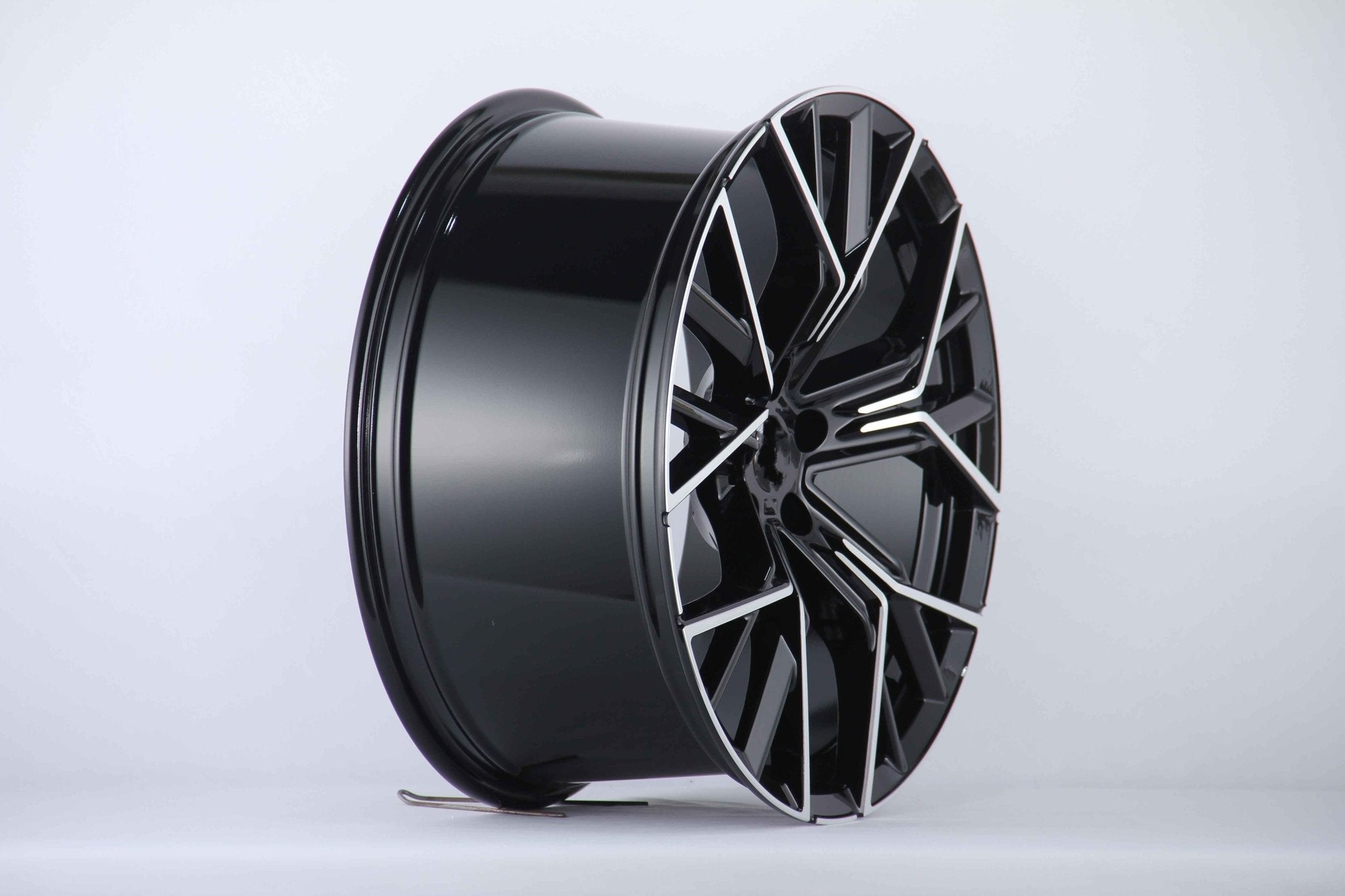 W727 777 Black Machined Face 19x9.0 ET40 5x120 CB72.56