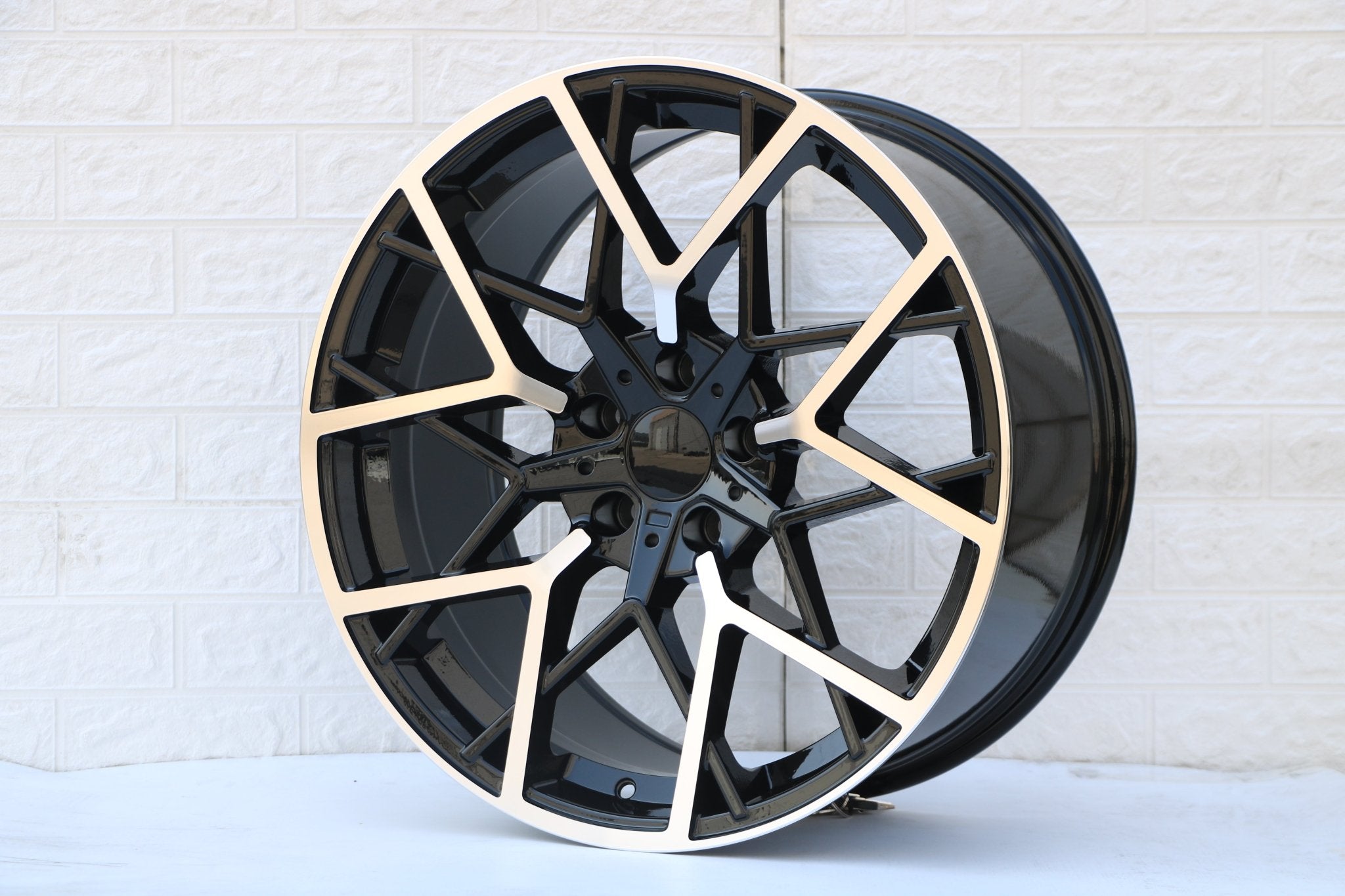 W733 1383 Black Machined Face 20x9.5 ET35 5x120 CB72.6