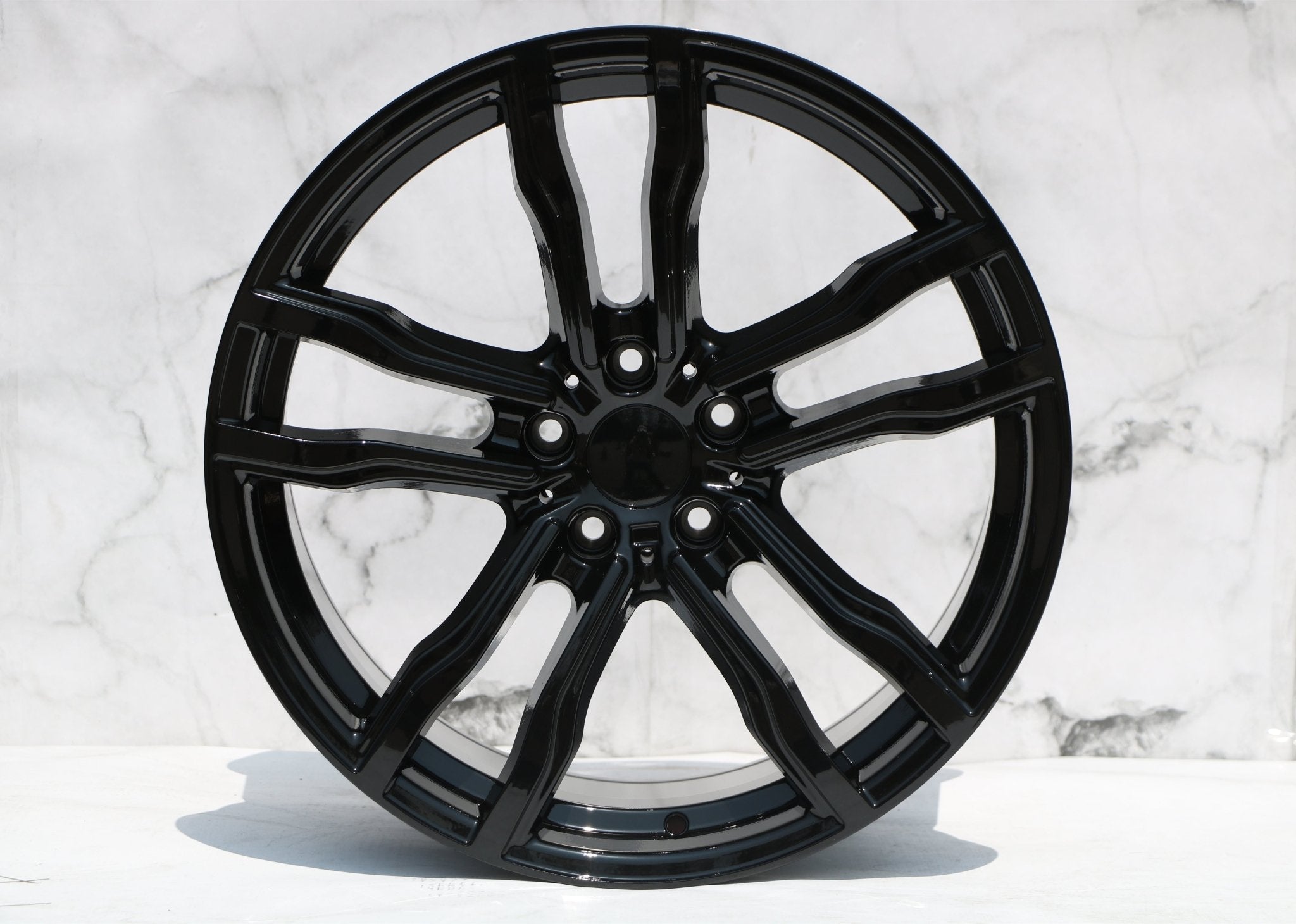 W735 DLJ588 Gloss Black 20x11 ET35 5x120  CB74.1
