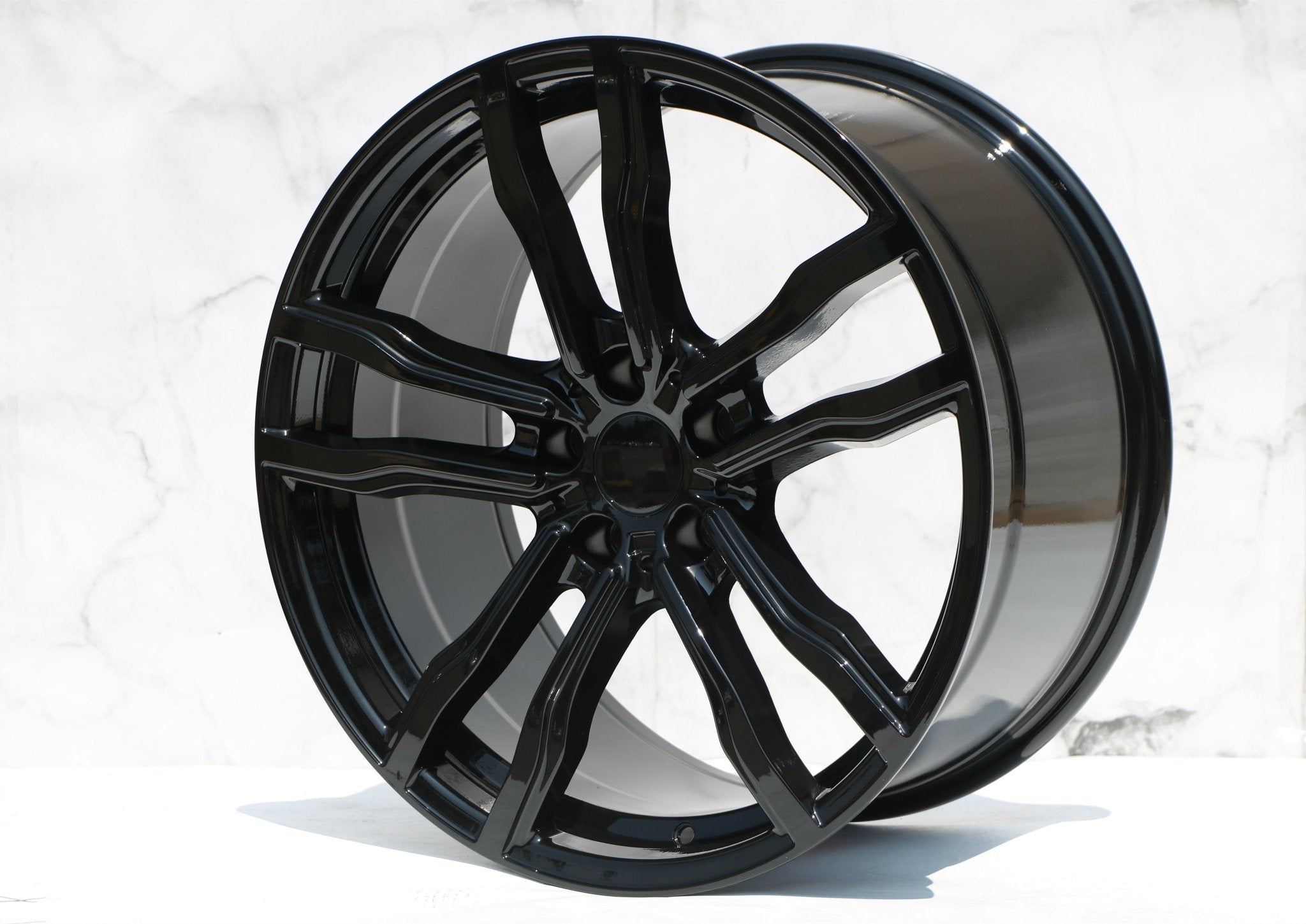 W735 DLJ588 Gloss Black 20x11 ET35 5x120  CB74.1