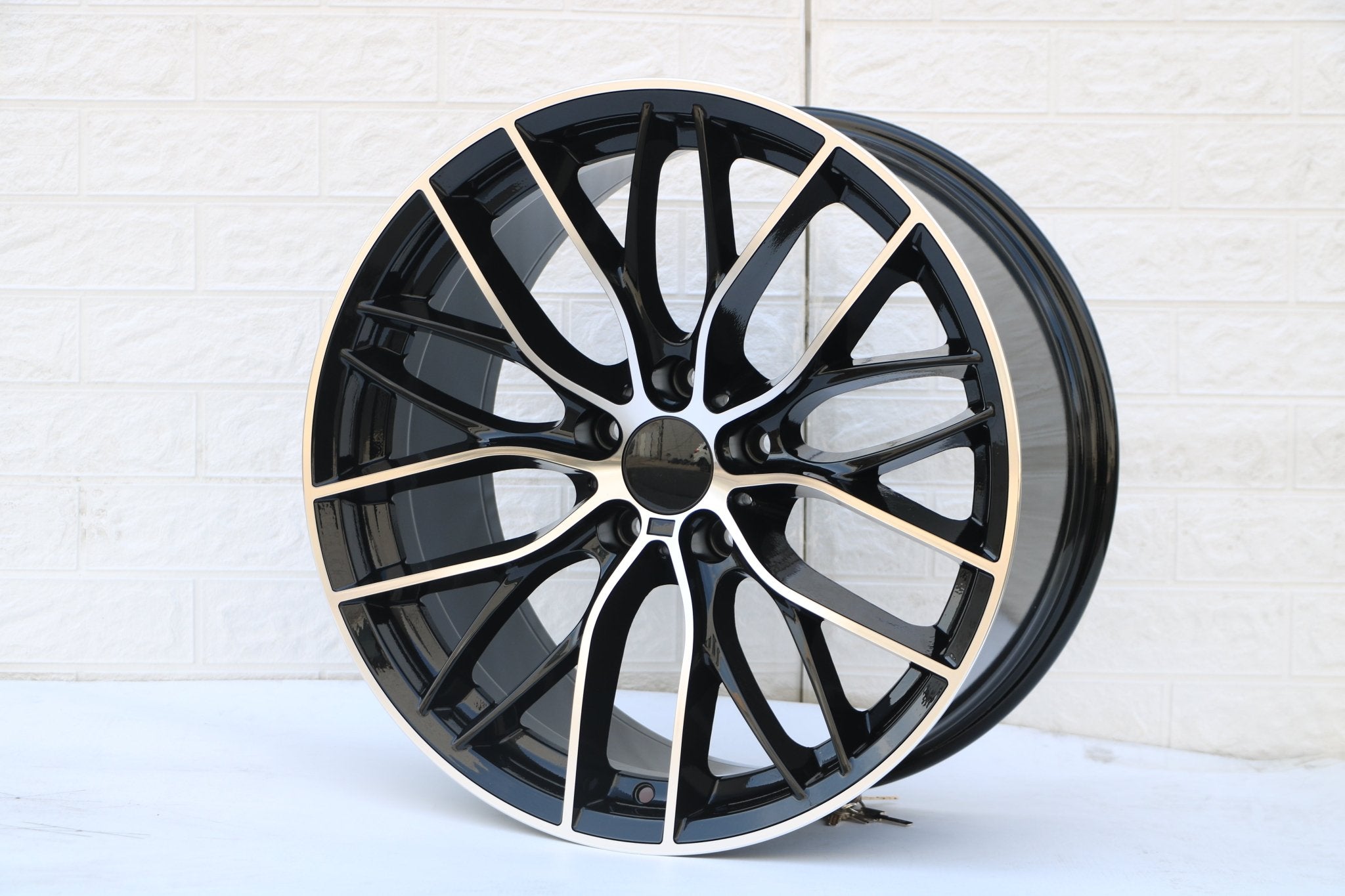 W740 Black Machined Face 20x8.5 Et35 5x120 CB72.6