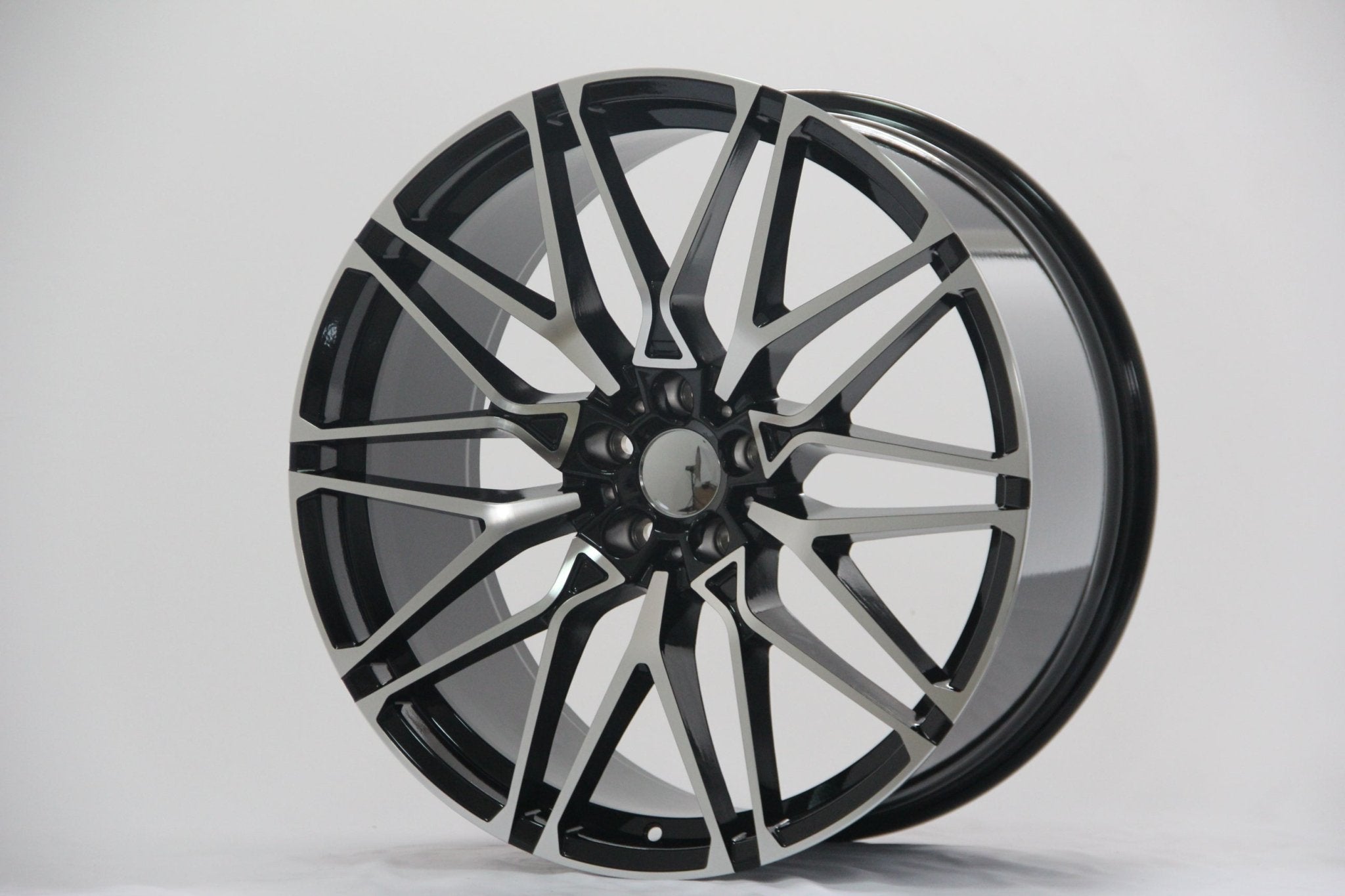 W741 D2421 Black Machined Face 22x10.5 ET40 5x112 CB66.56