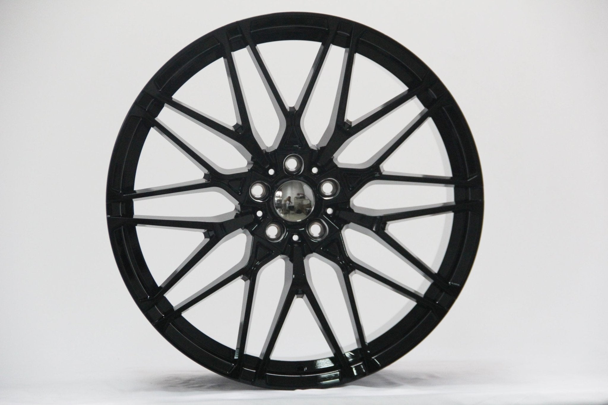 W741 D2421 Gloss Black 22x9.5 ET35 5x112 CB66.56