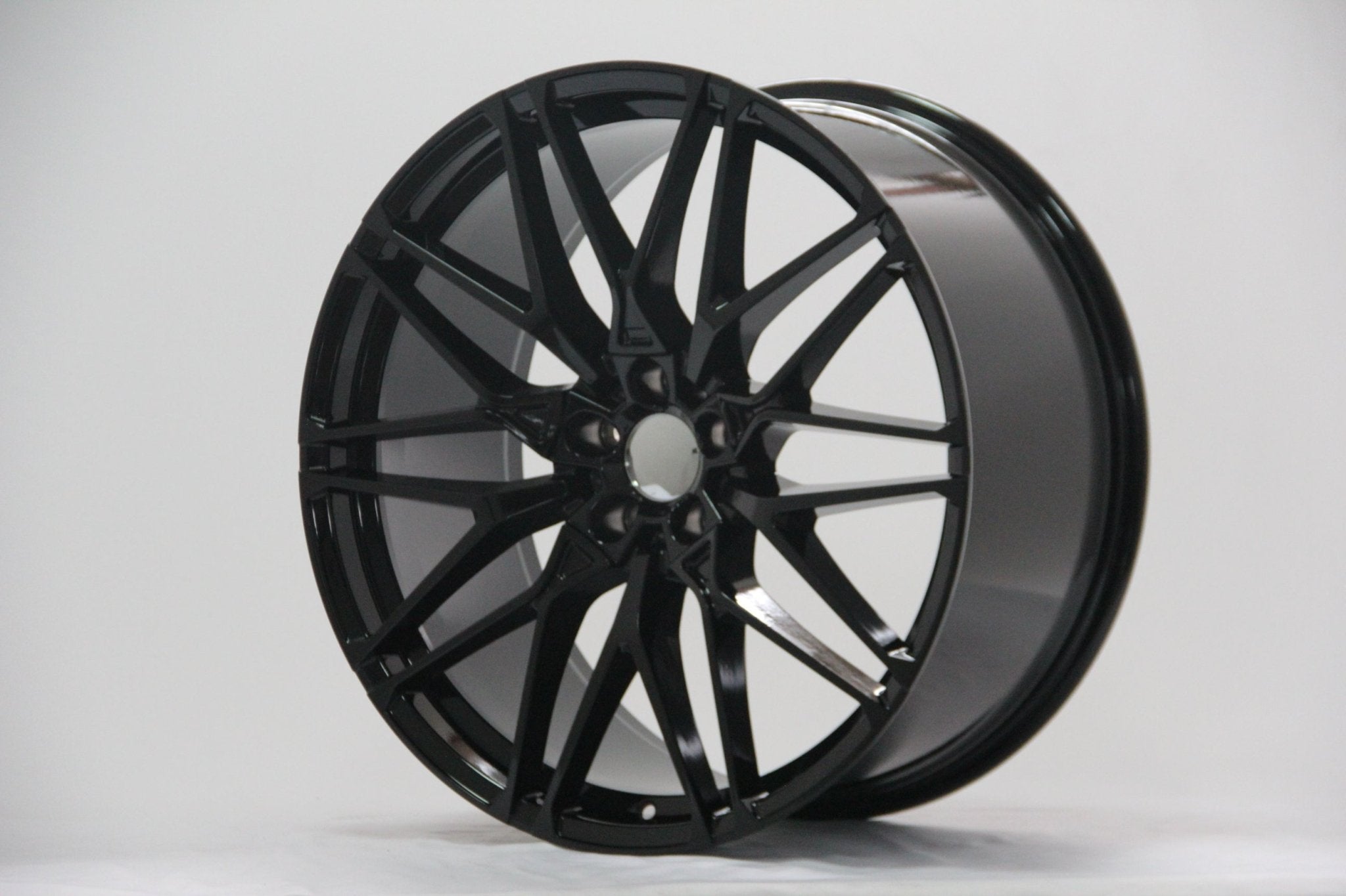 W741 D2421 Gloss Black 22x9.5 ET40 5x120 CB74.1