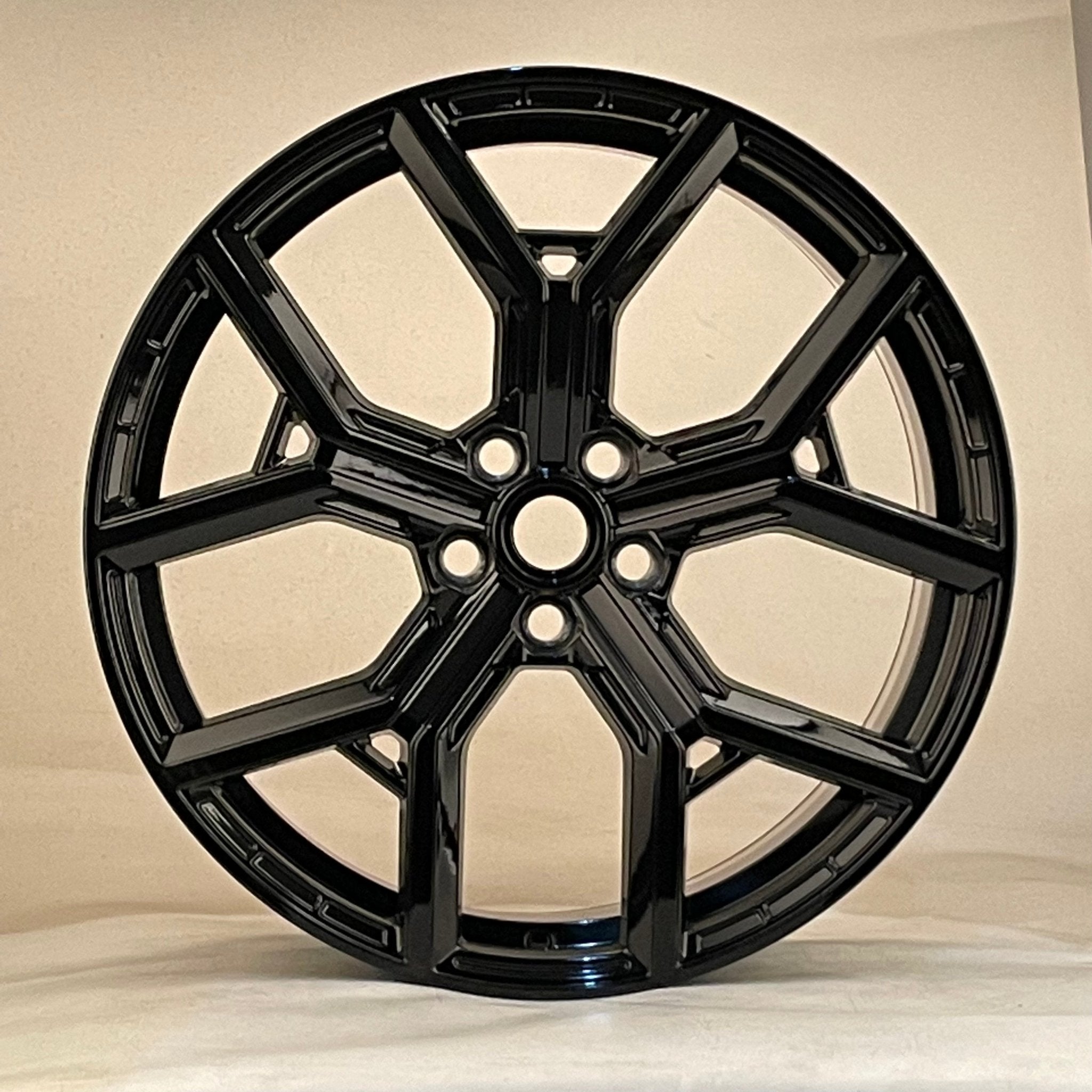 W785 H892 Gloss Black 22x9.5 ET49 5x120 CB72.6