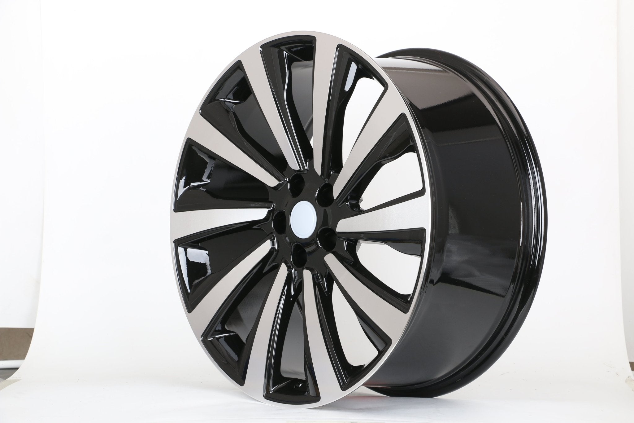 W786 1756 Black Machined Face 22x10 ET45 5x120 CB72.6