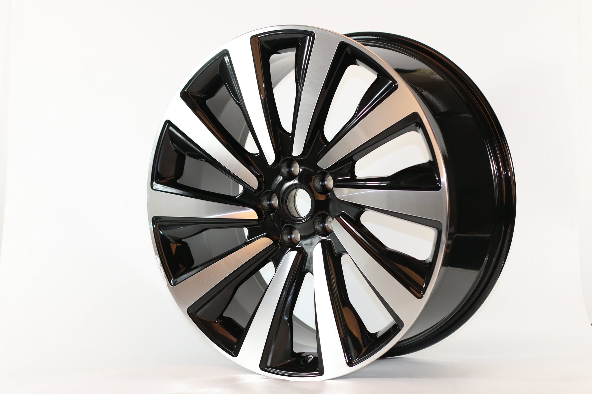W786 1756 Black Machined Face 22x10 ET45 5x120 CB72.6