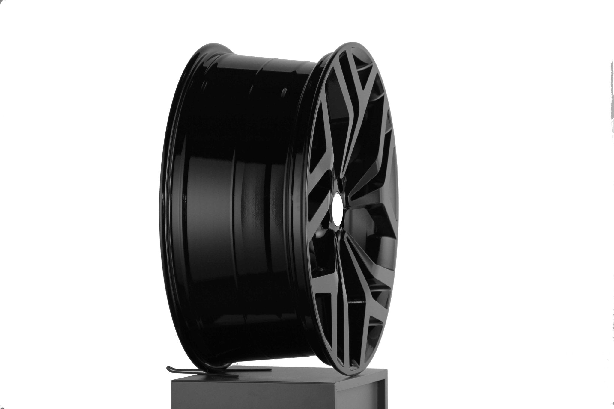 W791 787 Gloss Black 22x9.5 ET45 5x120 CB72.6