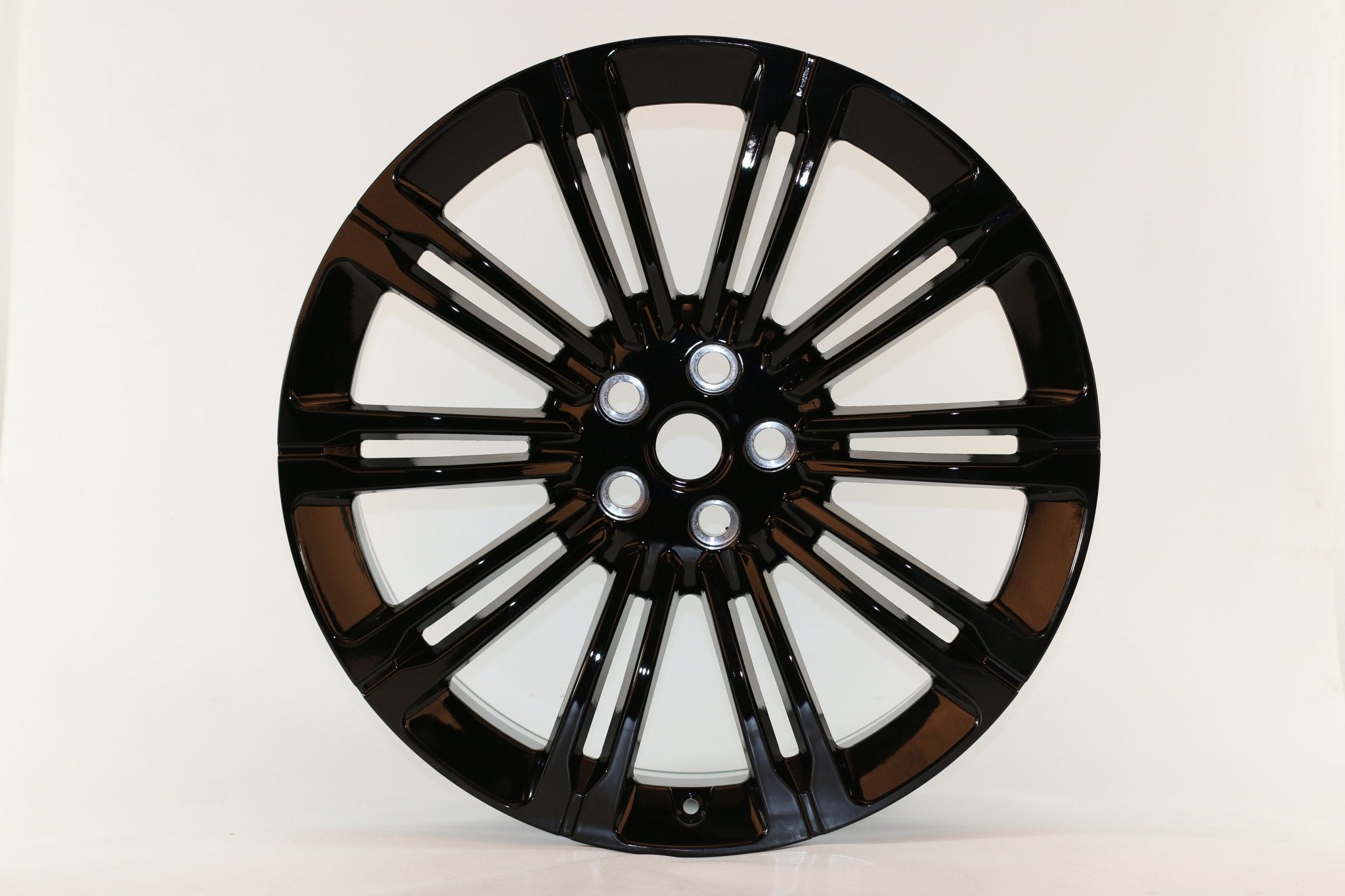 W792 D1808 Gloss Black 22x9.5 ET45 5x108 CB63.4