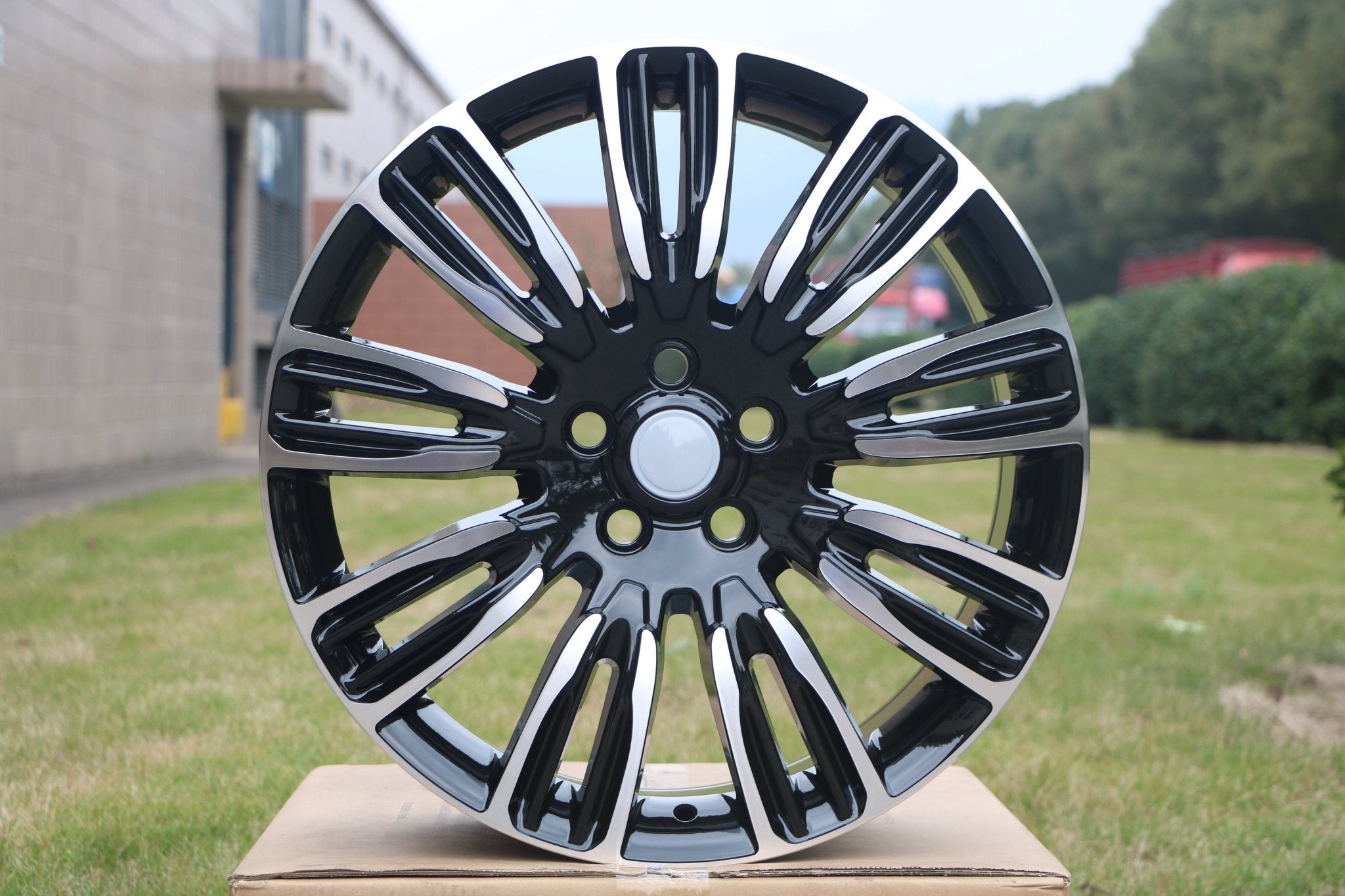 W798 D1292 Black Machined Face 22x9.5 ET45 5x120 CB72.6