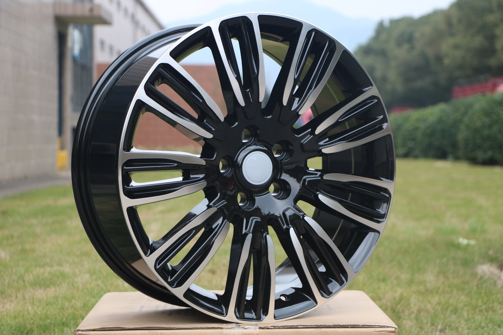 W798 D1292 Black Machined Face 22x9.5 ET45 5x120 CB72.6