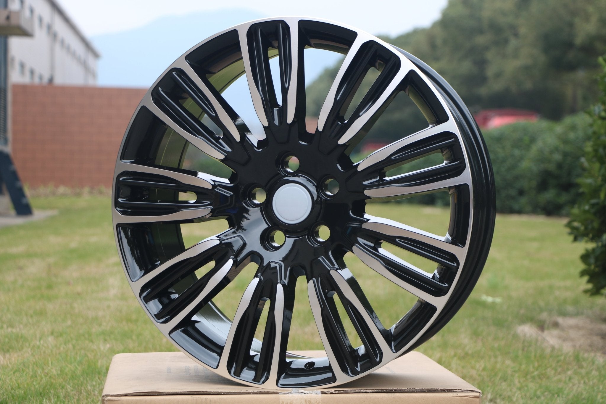 W798 D1292 Black Machined Face 22x9.5 ET45 5x120 CB72.6