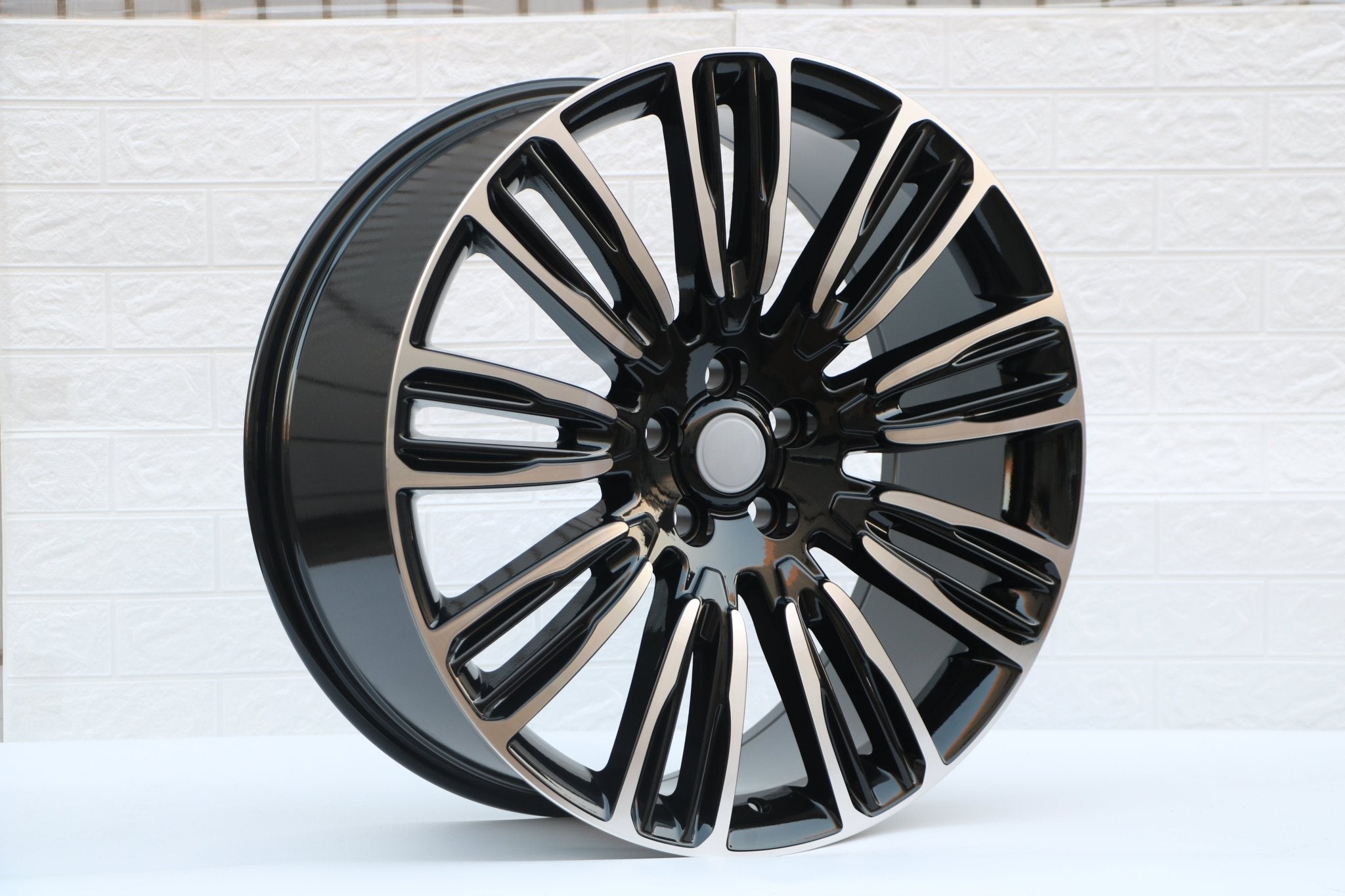 W798 D1292 Black Machined Face 22x9.5 ET45 5x120 CB72.6