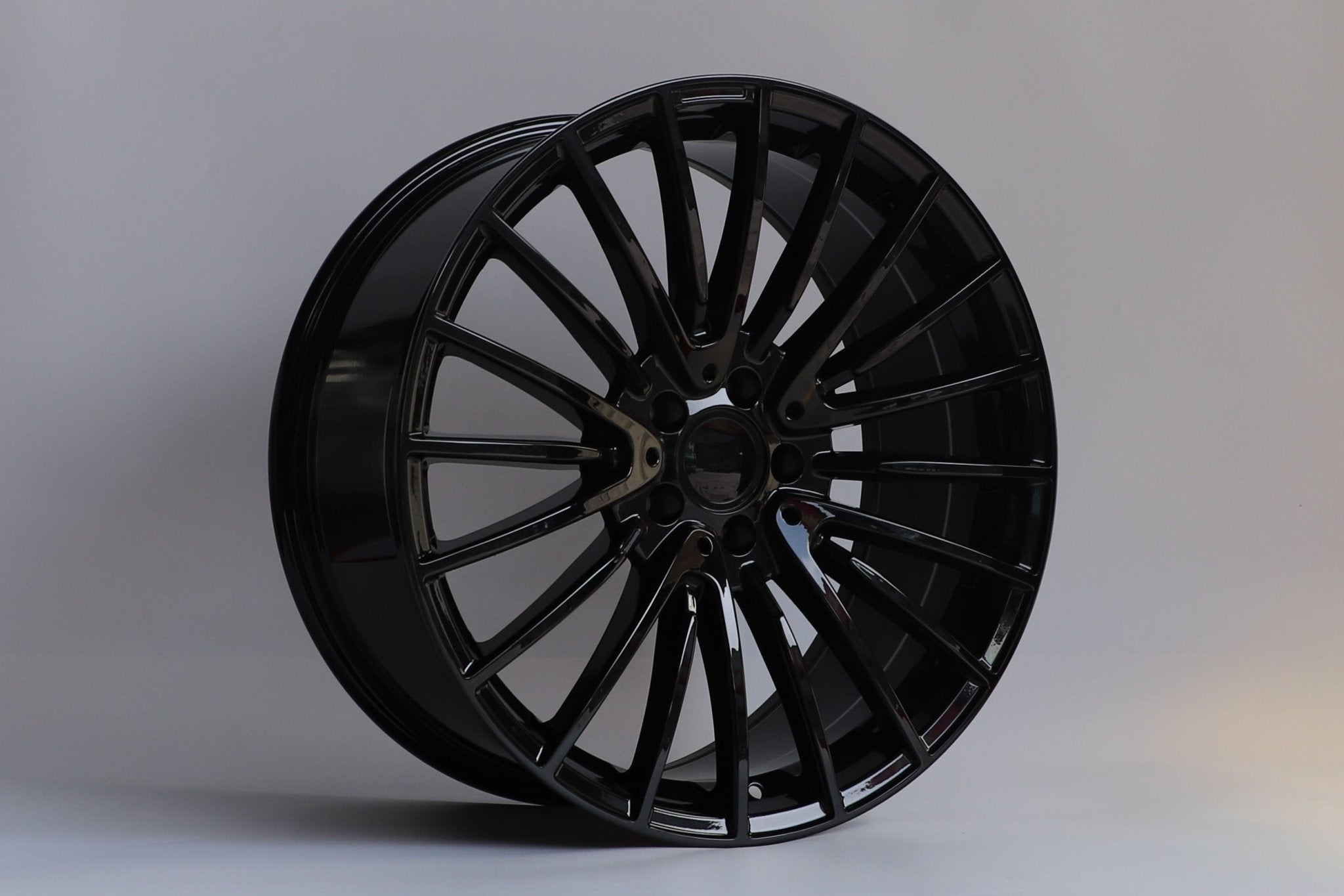 W812 1779 Gloss Black 22x9 ET30 5x112 CB66.6