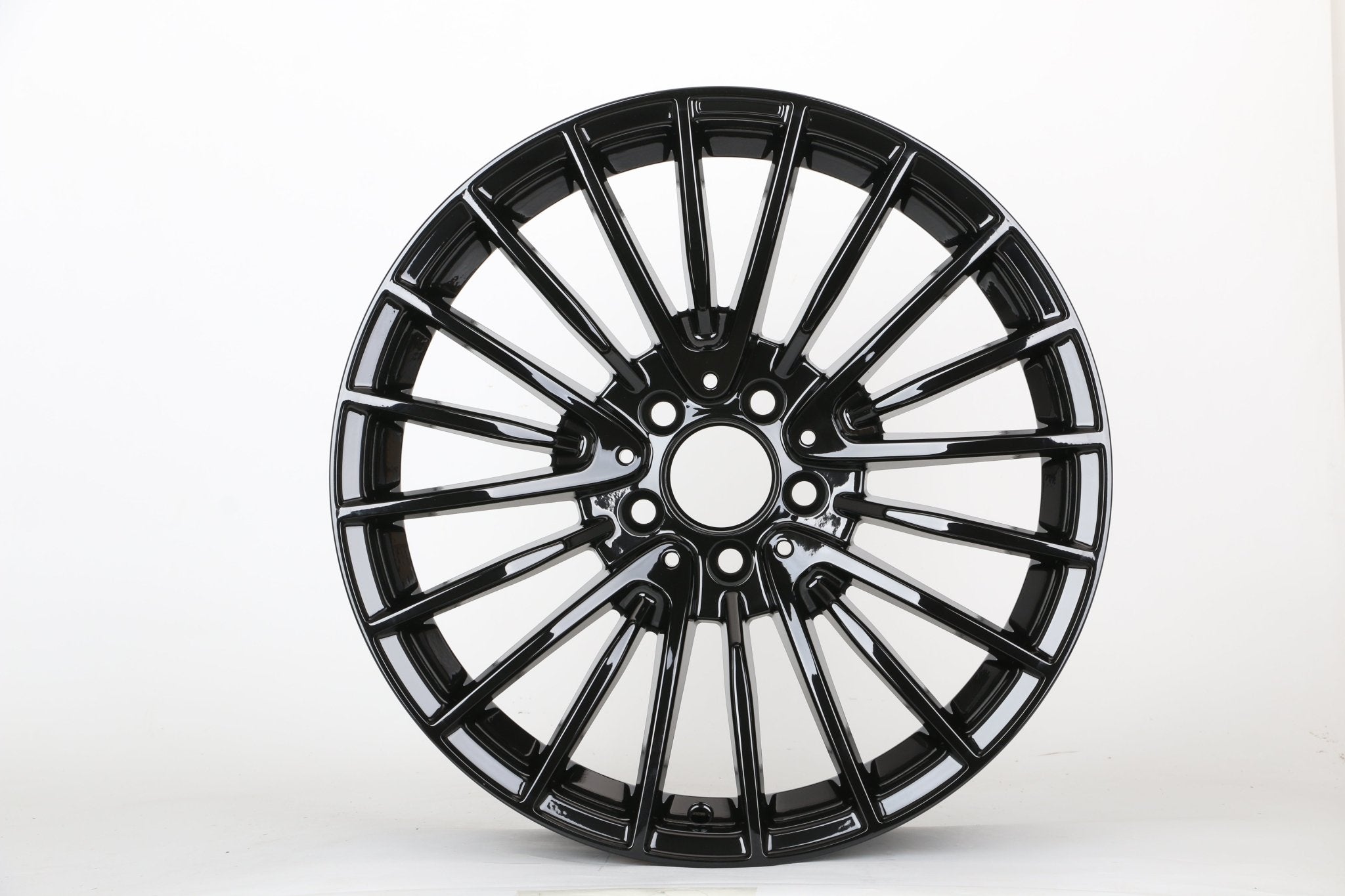 W812 1779 Gloss Black 17x8 ET35 5x112 CB66.6