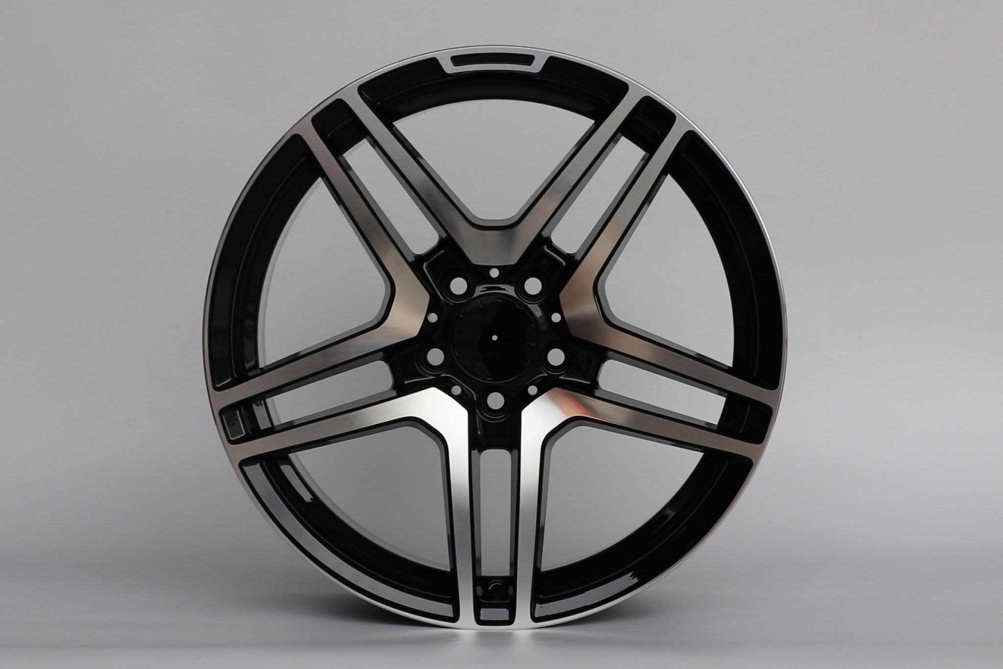 W815 Black Machined Face 18x8.5 ET35 5x112 CB66.6