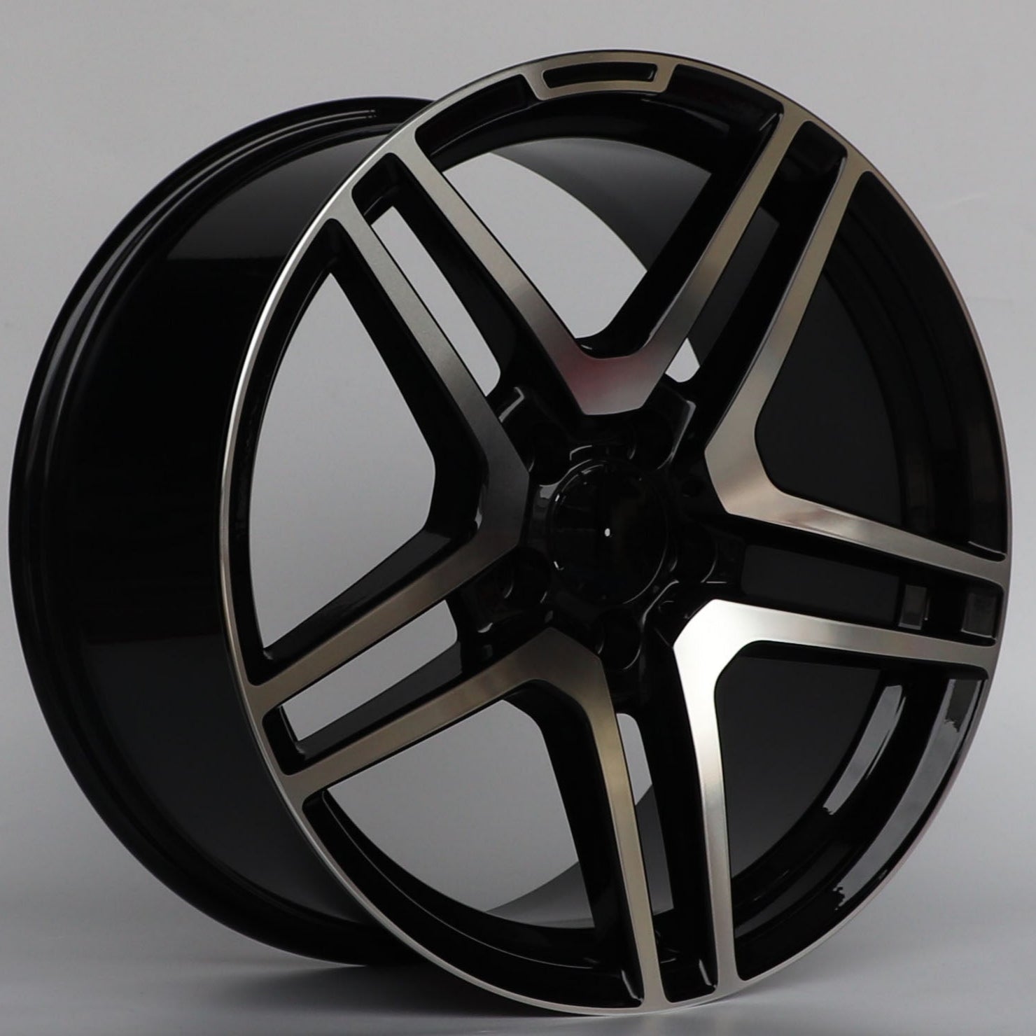 W815 Black Machined Face 18x8.5 ET35 5x112 CB66.6