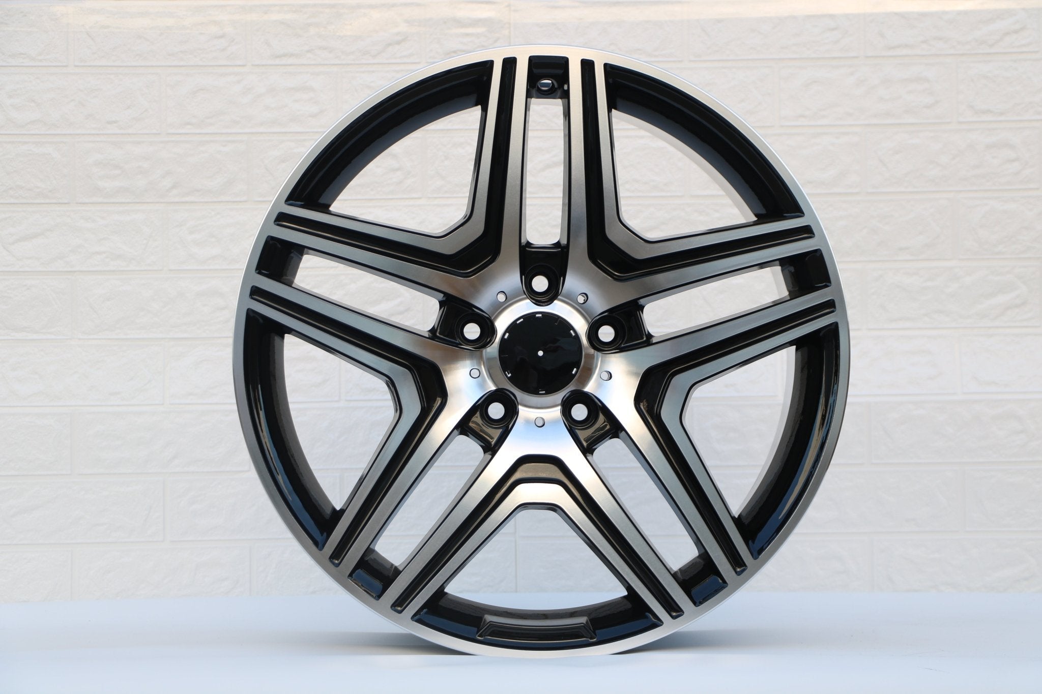 W824 157 Black Machined Face 20x9.5 ET48 5x112 CB66.6