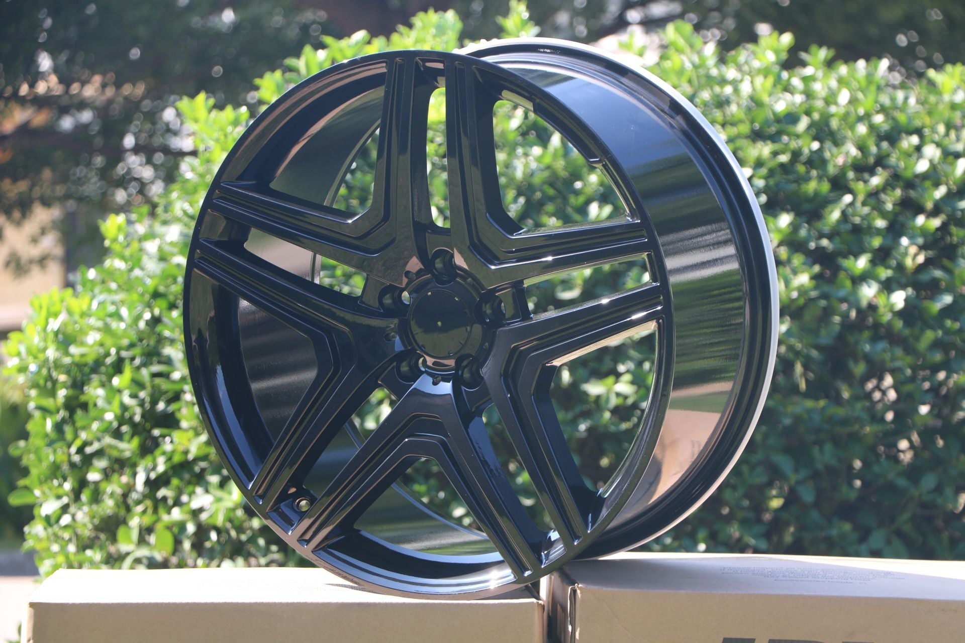 W824 157 Gloss Black 20x9.5 ET45 5x130 CB84.1