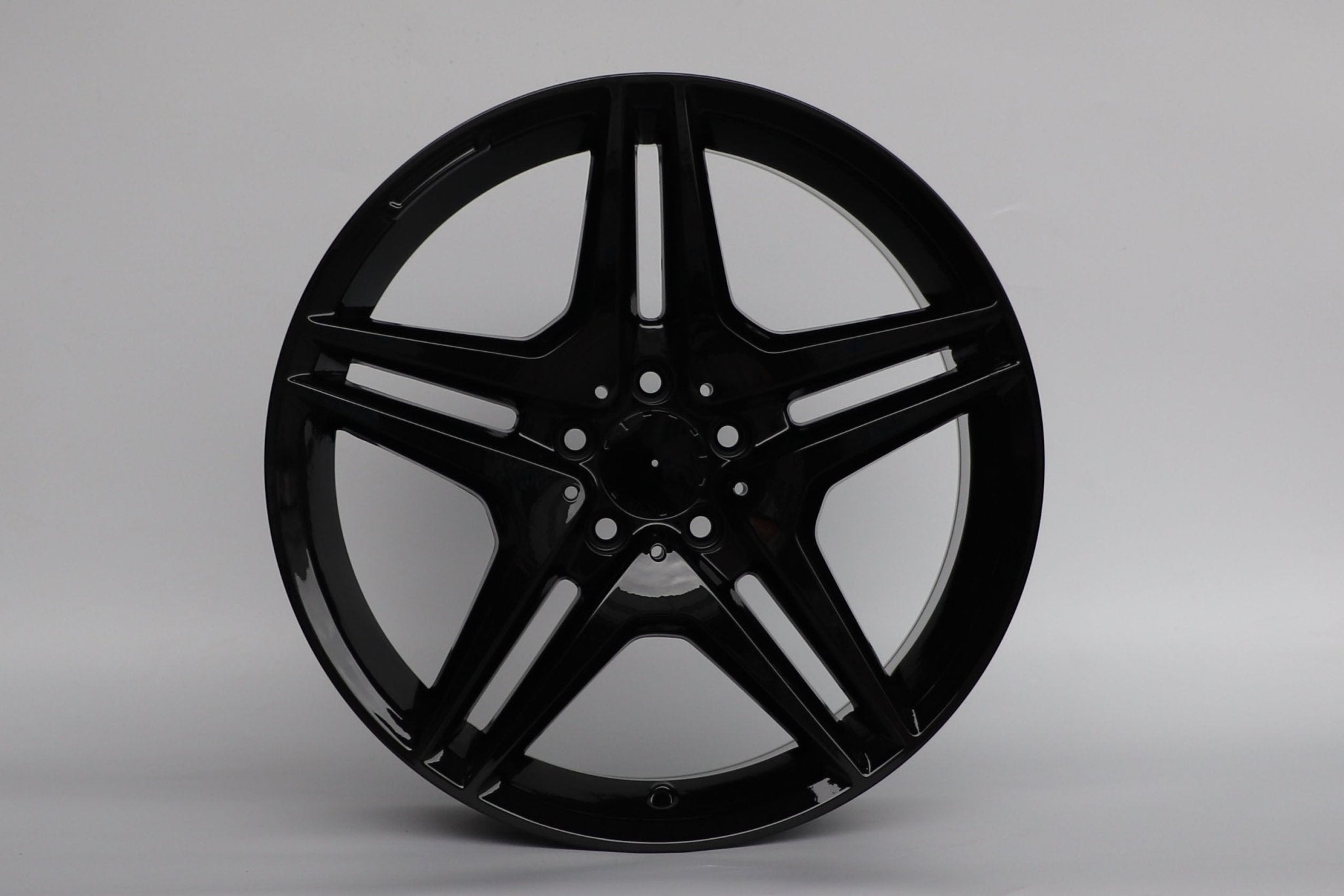 W828 Gloss Black 19x8.5 ET35 5x112 CB66.6