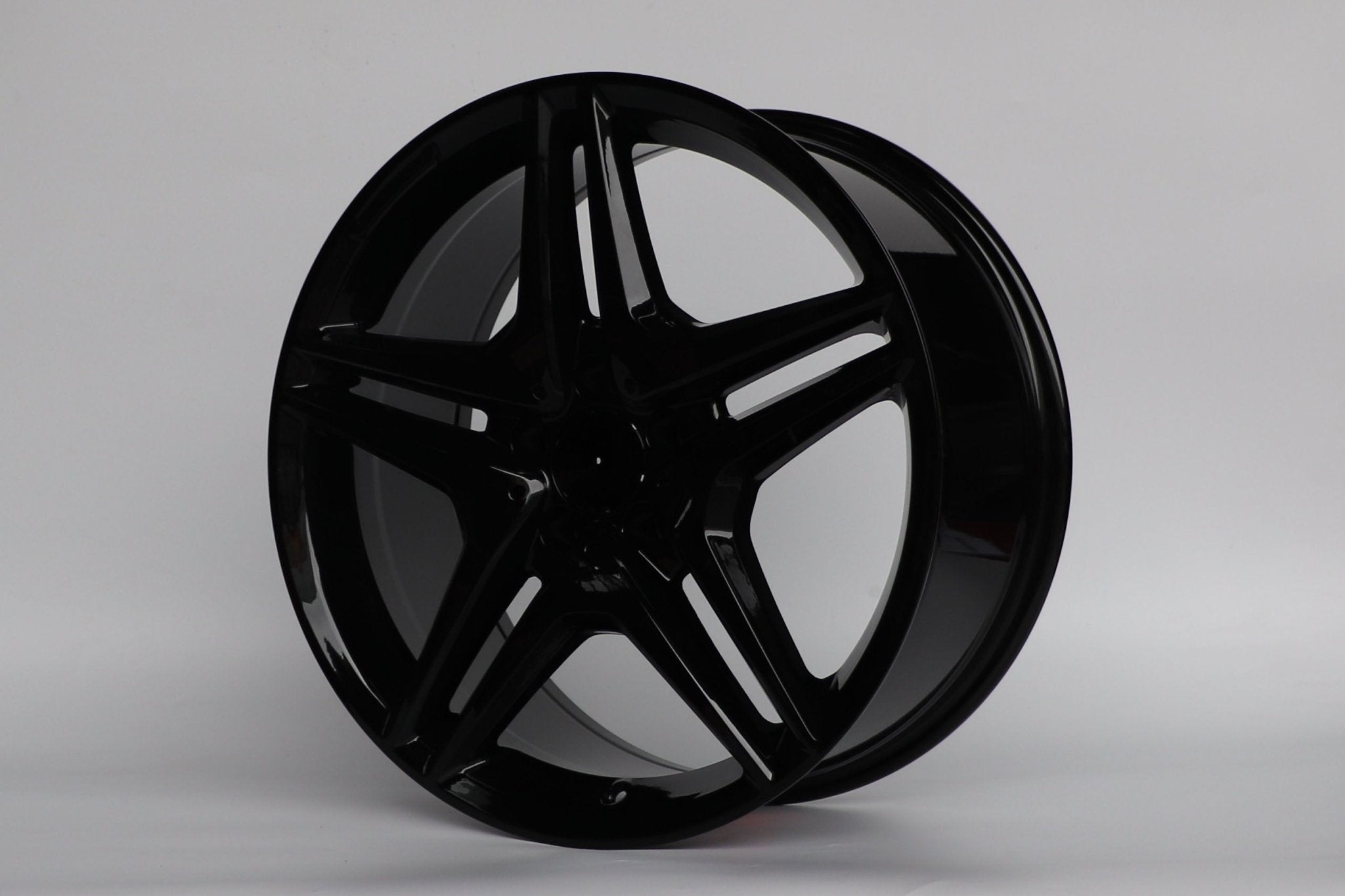 W828 Gloss Black 19x8.5 ET35 5x112 CB66.6