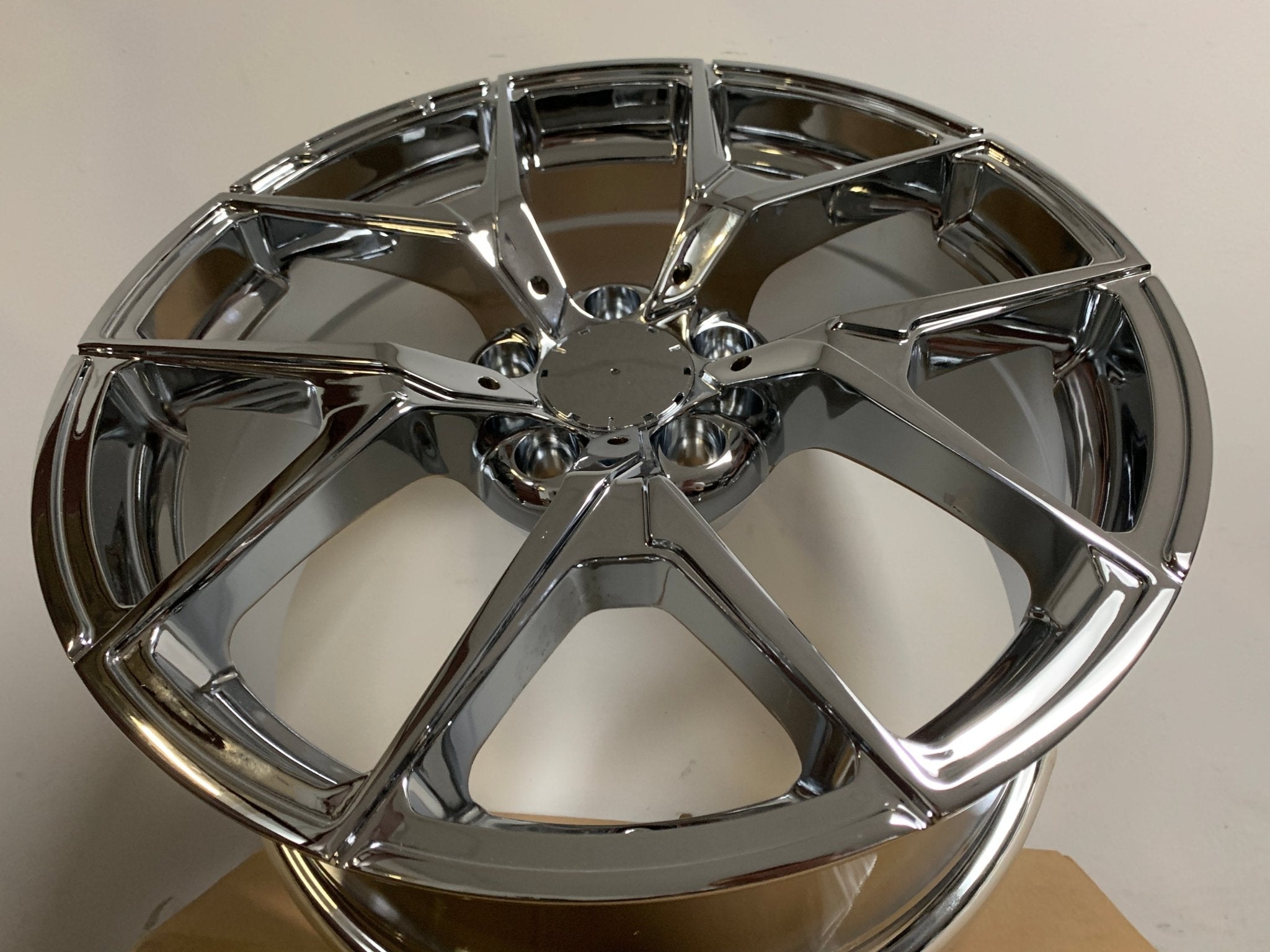 W838 Chrome 20x8.5 ET35 5x112 CB66.6