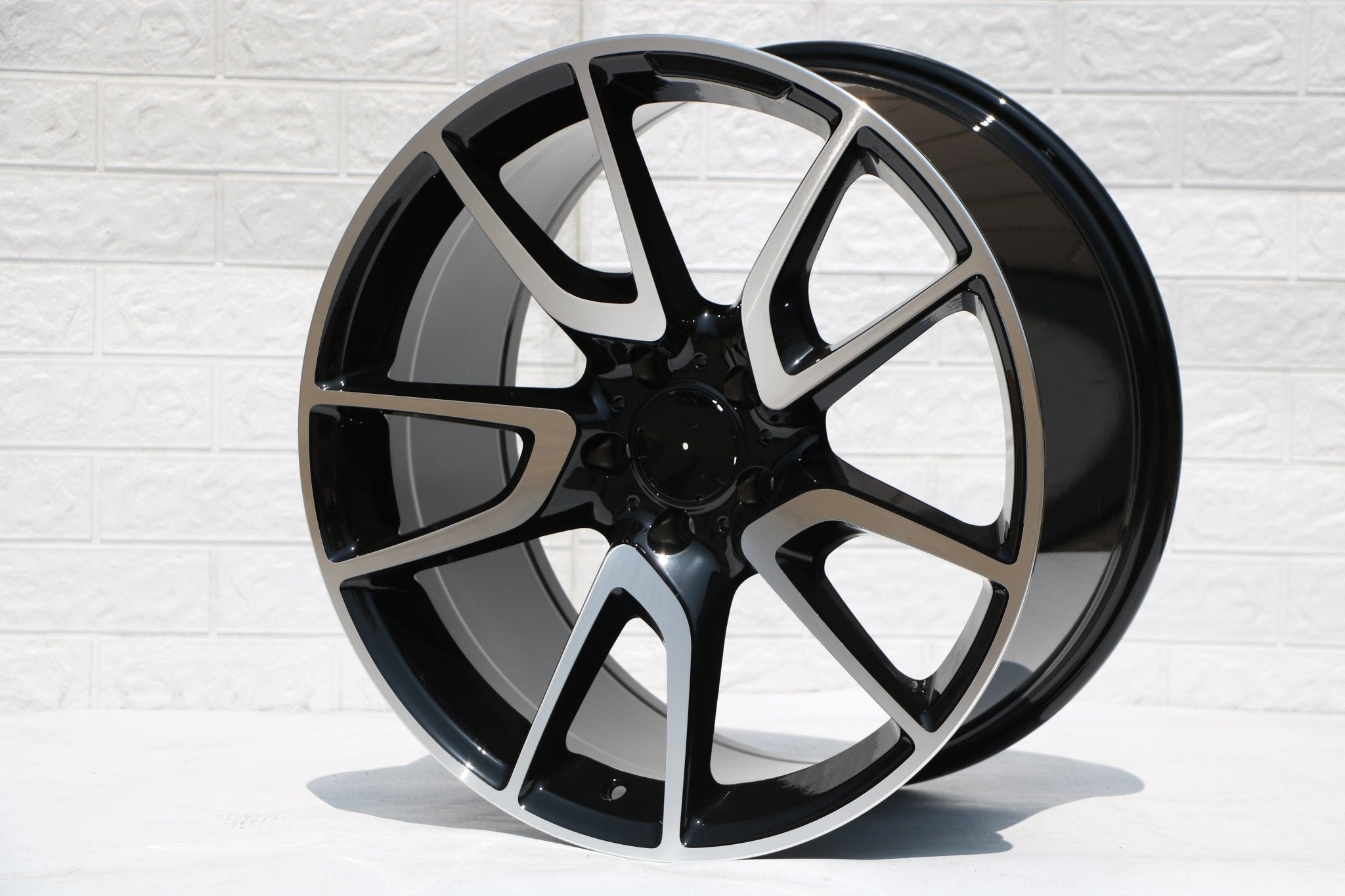 W839 Black Machined Face 20x8.5 ET35 5x112 CB66.6
