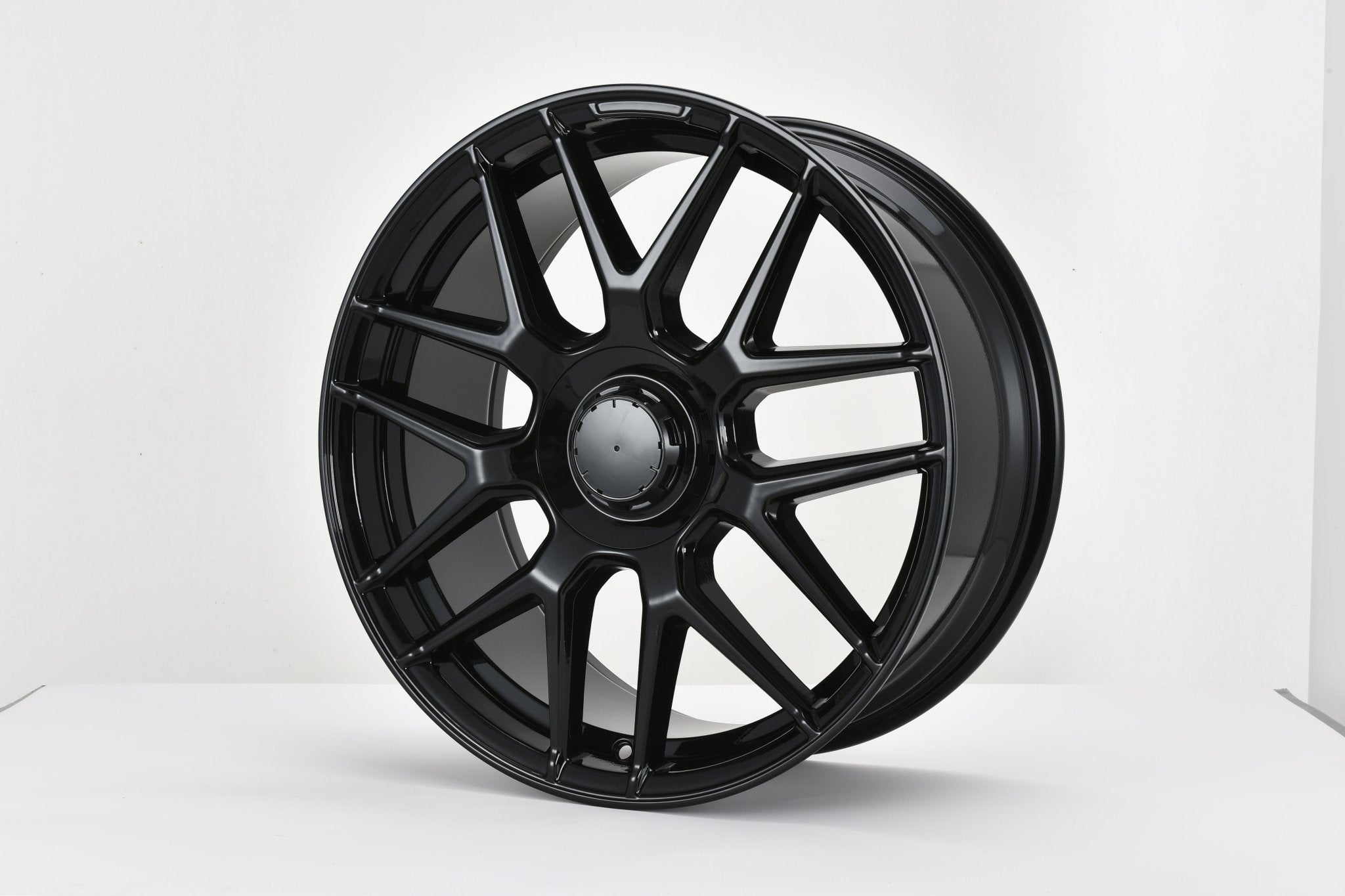 W840 1258 Gloss Black 18x8.5 ET35 5x112 CB66.6